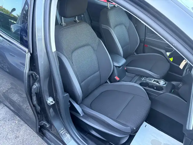 Ford Focus view 12