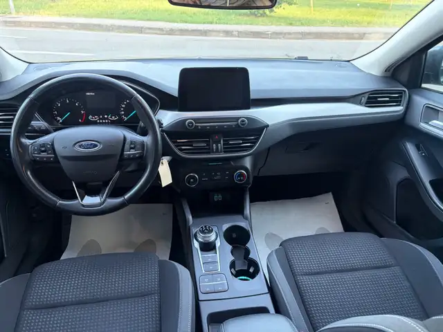 Ford Focus view 7