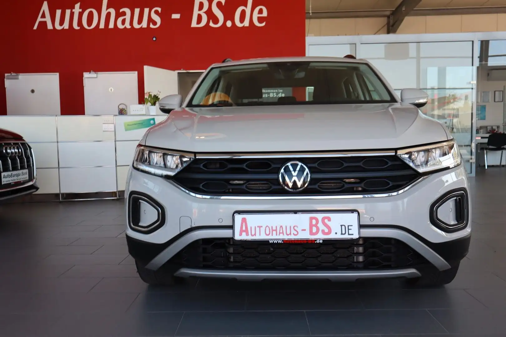Volkswagen T-Roc Life 1.5 TSI DSG,PDC,Navi,LED,AID,AHK,1Hd Grau - 2