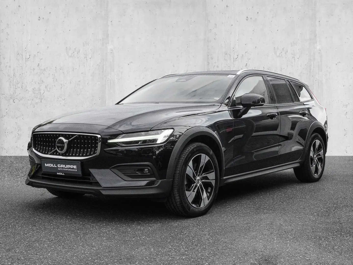 Volvo V60 Cross Country B4 AWD Plus Pano Harman/Kardon 360Grad Schwarz - 2