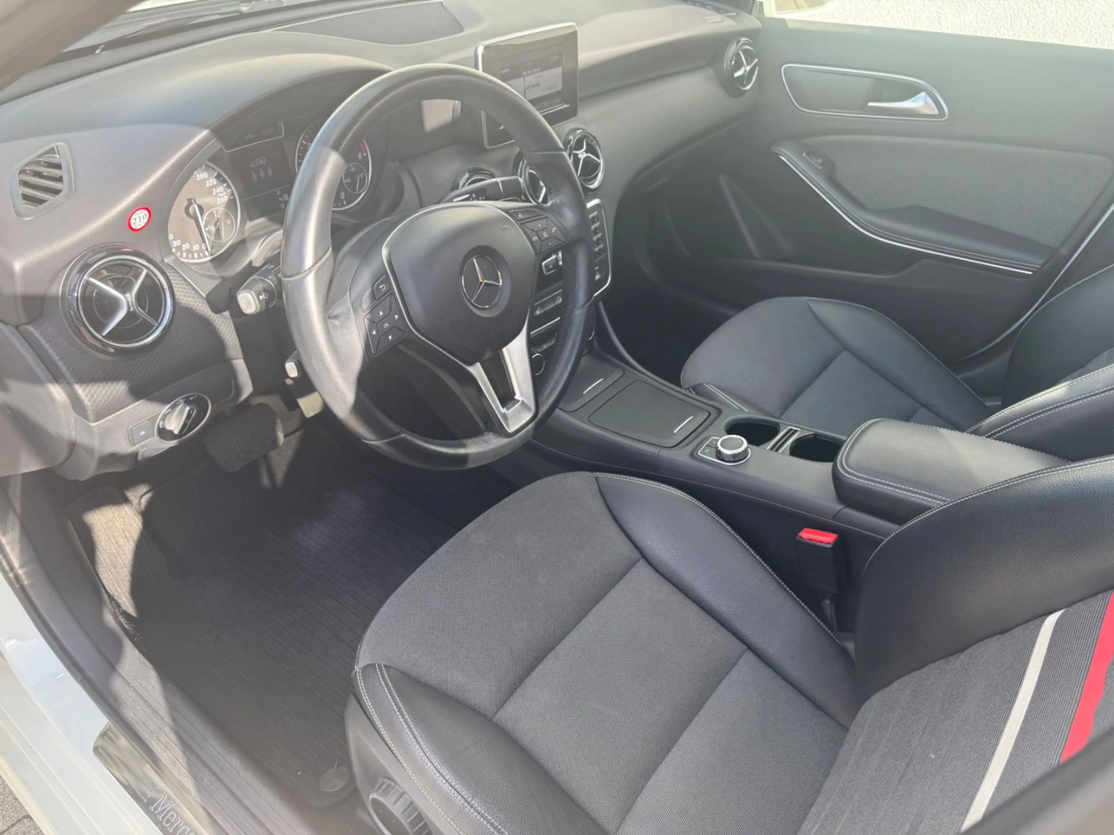 Mercedes-Benz A 180 CDI BE ( PANORAMA/KAMERA/AUT./XENON ) — photo 5