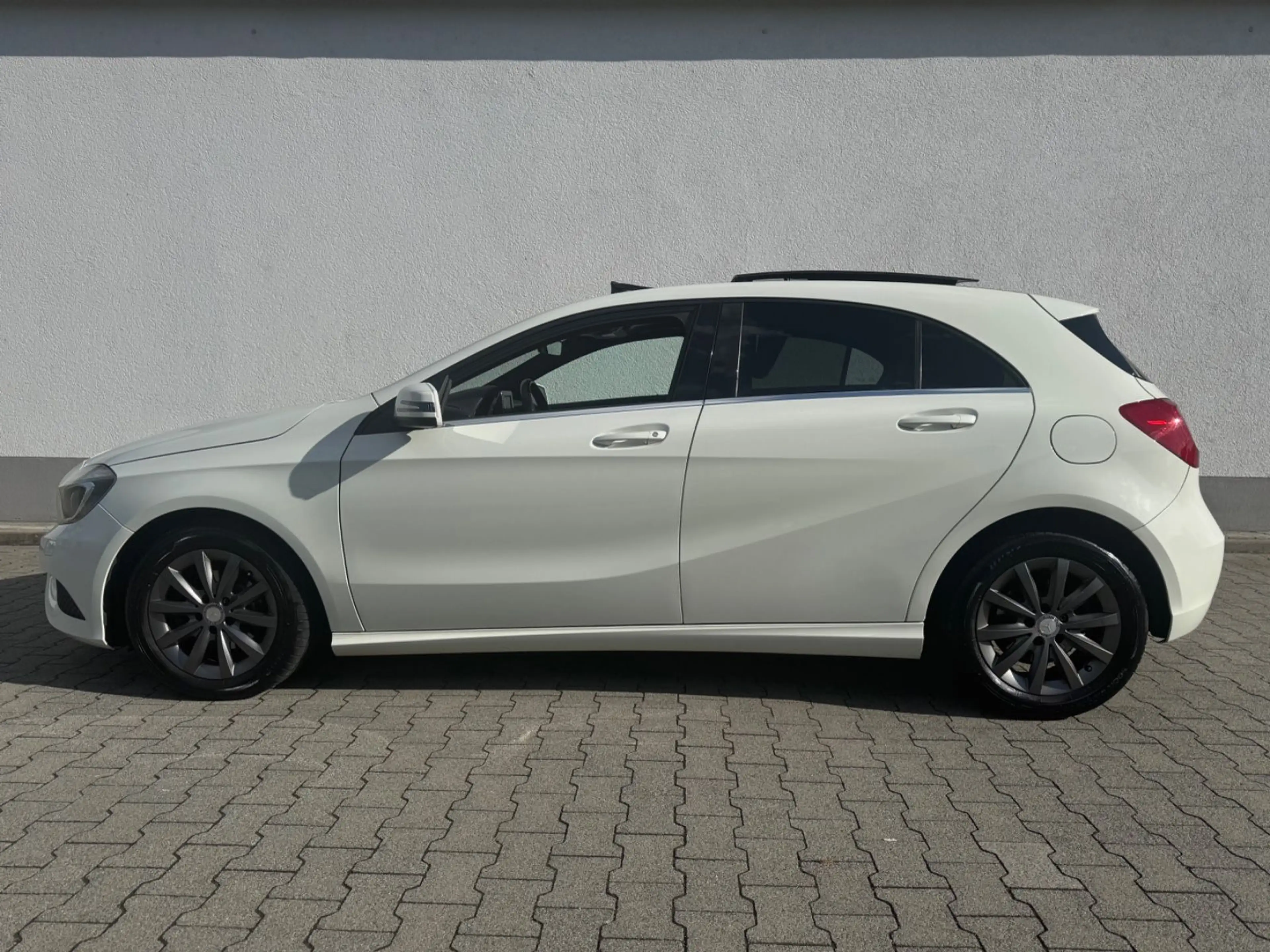 Mercedes-Benz A 180 CDI BE ( PANORAMA/KAMERA/AUT./XENON ) — photo 2