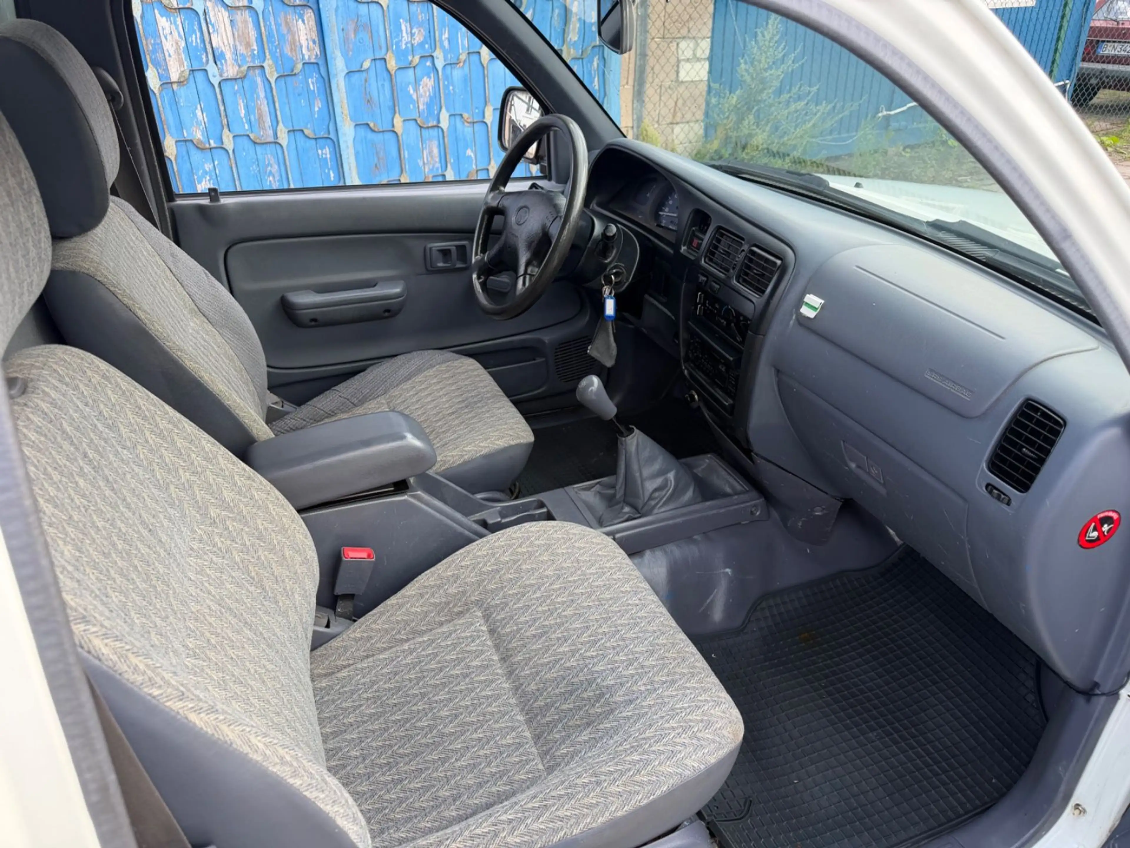 Toyota Hilux *2.BESITZ*TÜV NEU* — photo 12