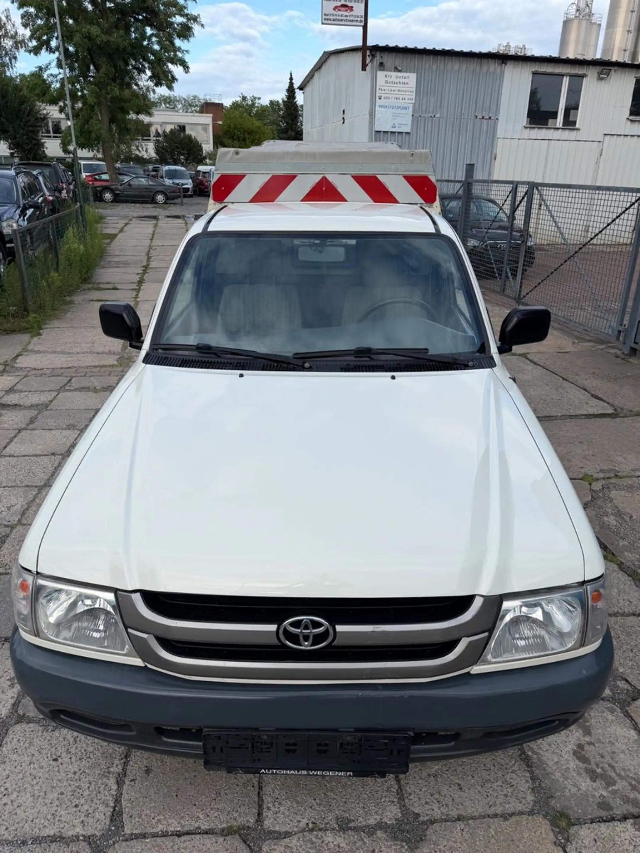 Toyota Hilux *2.BESITZ*TÜV NEU* — photo 10