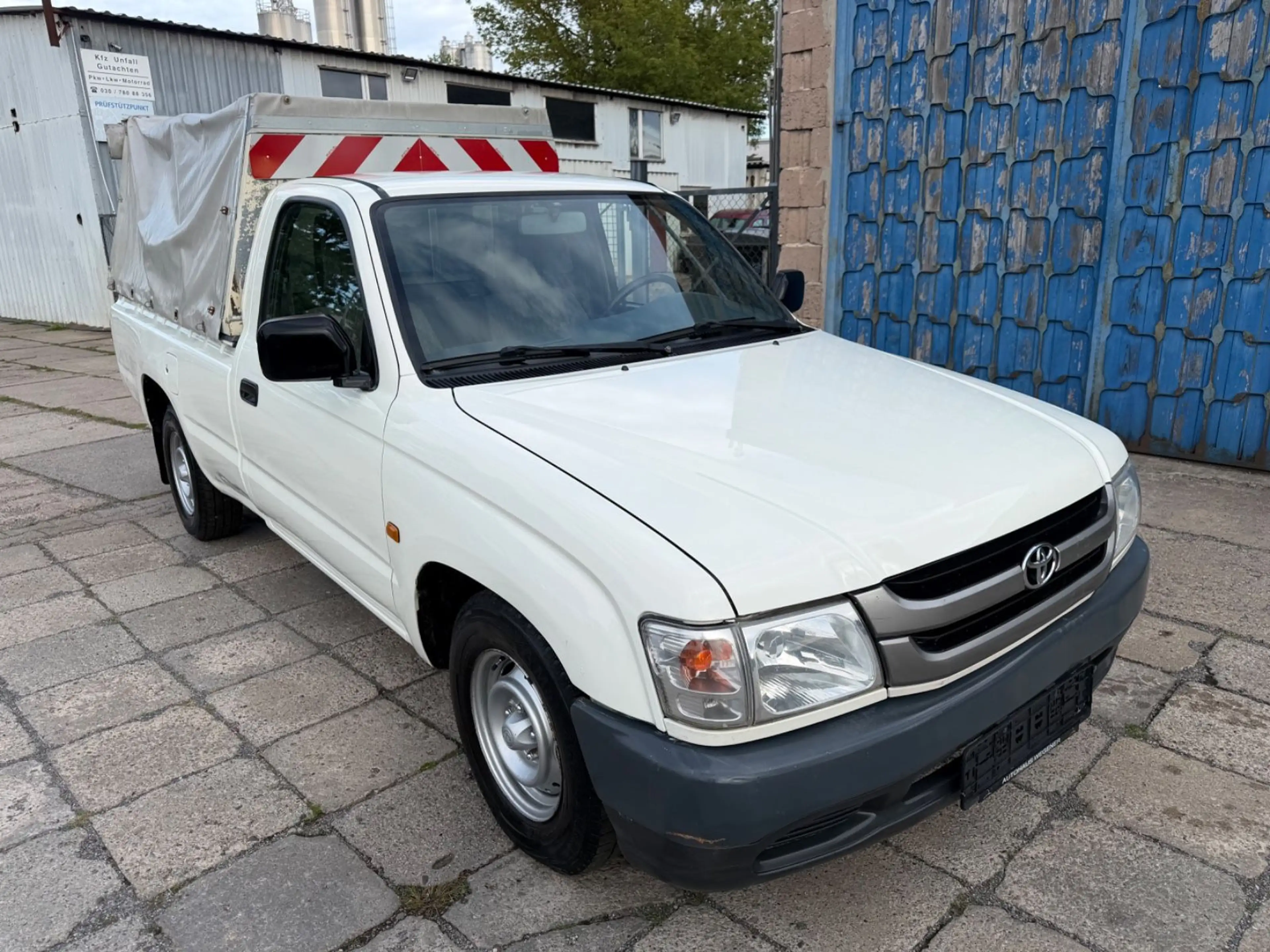 Toyota Hilux *2.BESITZ*TÜV NEU*
