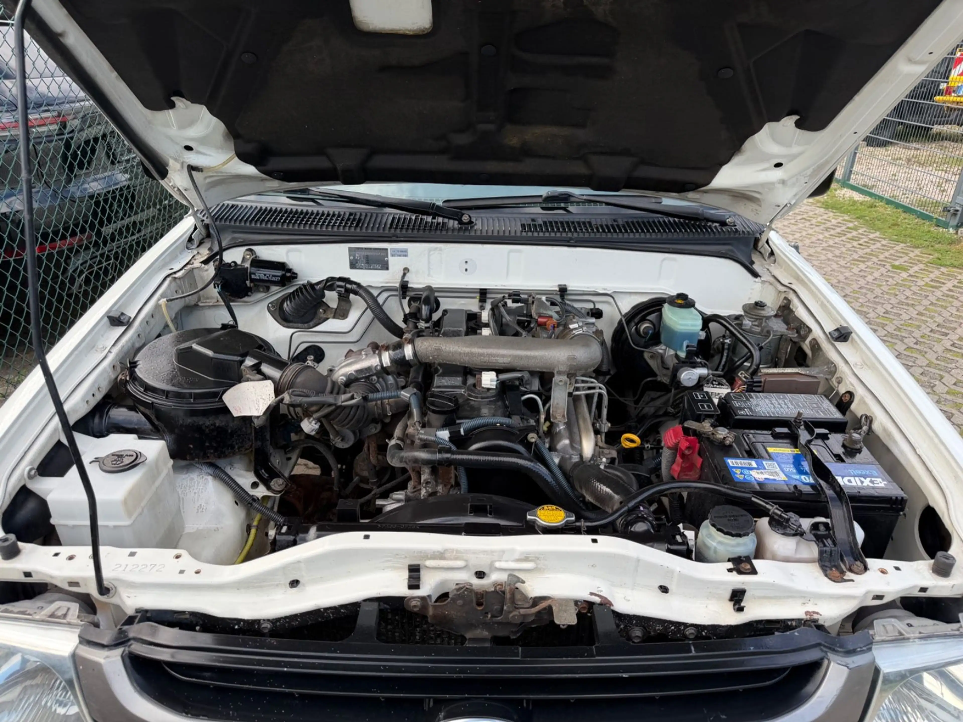 Toyota Hilux *2.BESITZ*TÜV NEU* — photo 13