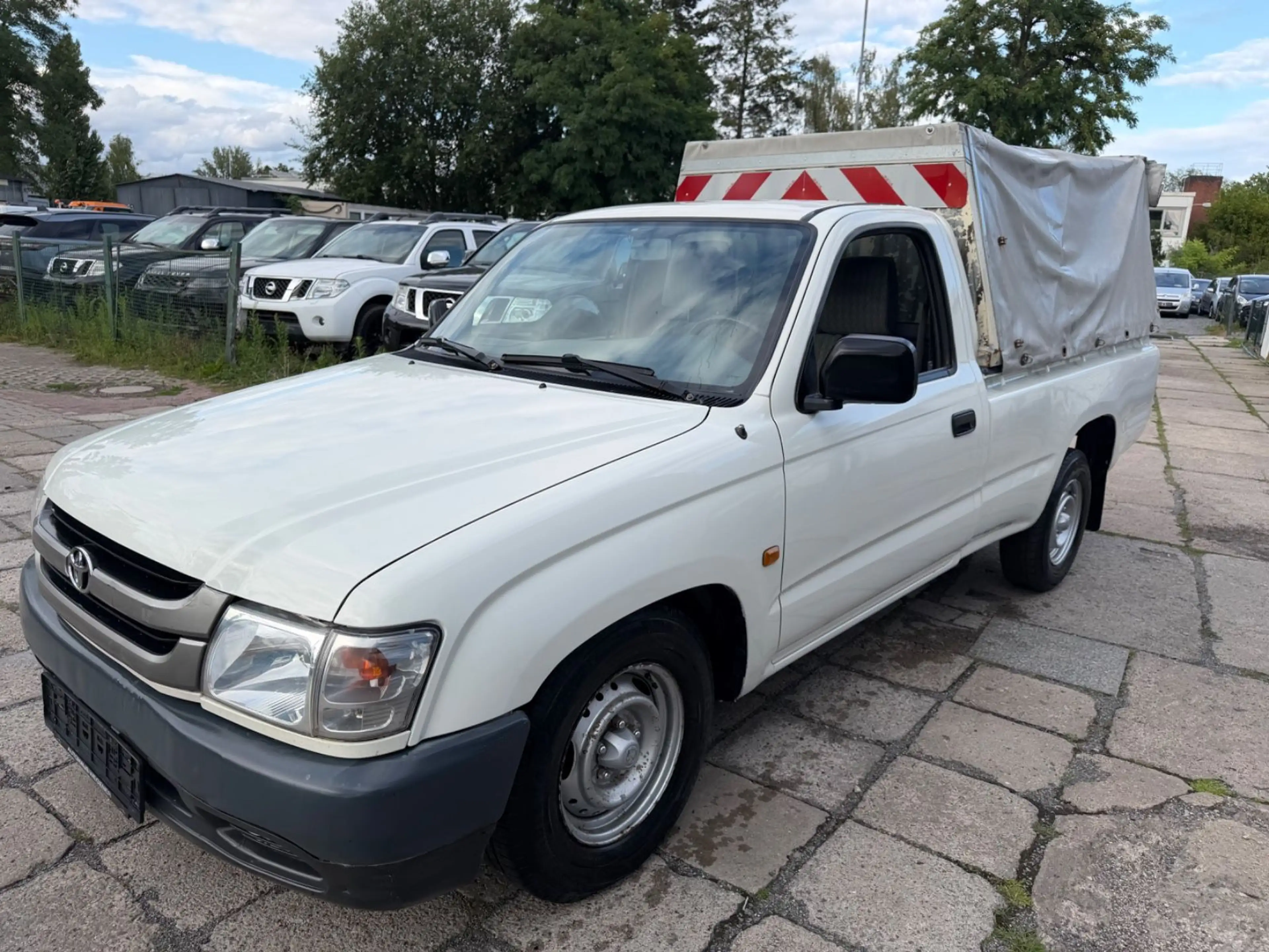 Toyota Hilux *2.BESITZ*TÜV NEU* — photo 2