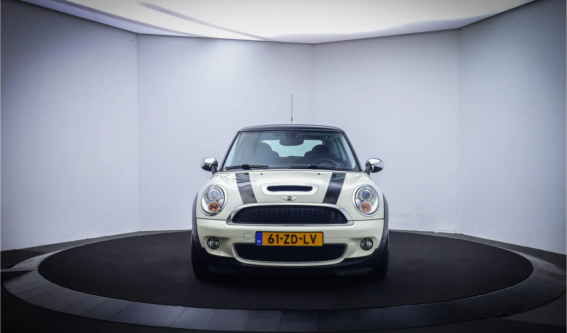 MINI Cooper S Mini 1.6 175Pk Aut. Chili XENON | CLIMA | VOORRUIT Wit - 2