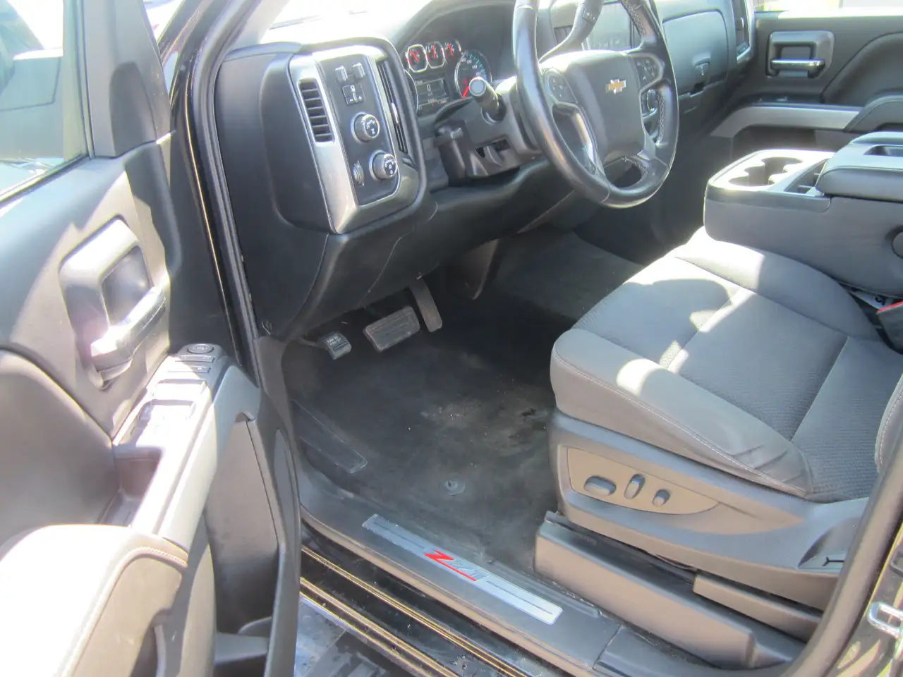 Chevrolet Silverado 1500 снимка Chevrolet Silverado 1500