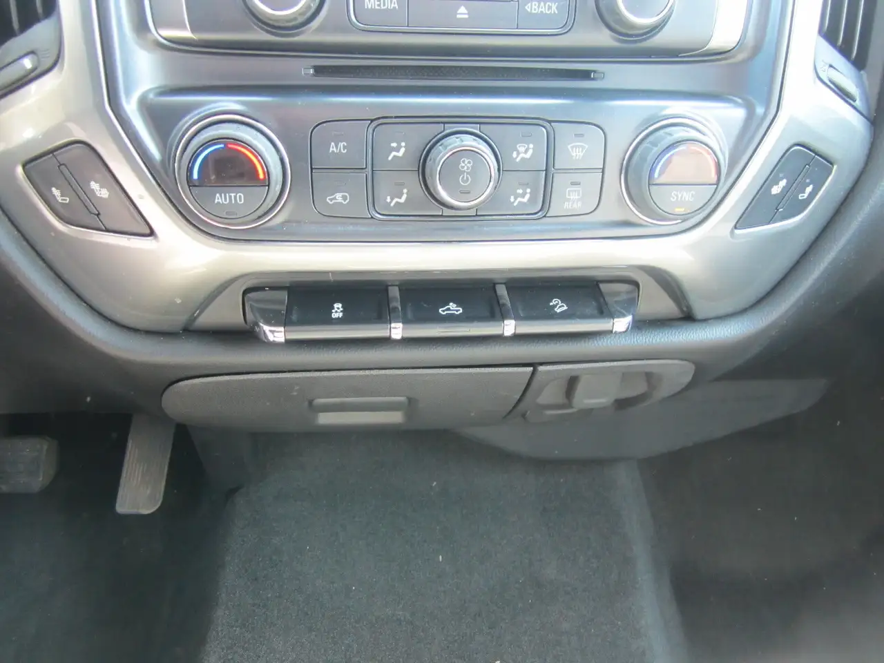 Chevrolet Silverado 1500 снимка Chevrolet Silverado 1500