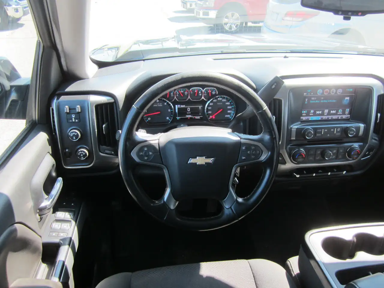 Chevrolet Silverado 1500 снимка Chevrolet Silverado 1500