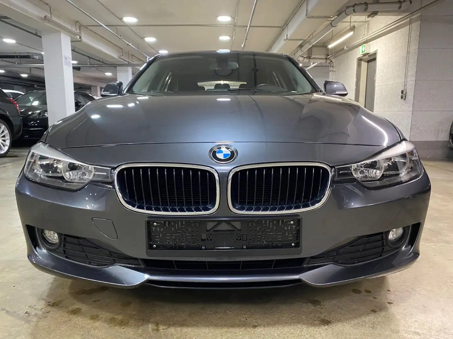 BMW 318 d Touring Automatik~Klima~Navi~PDC~ Gris - 2