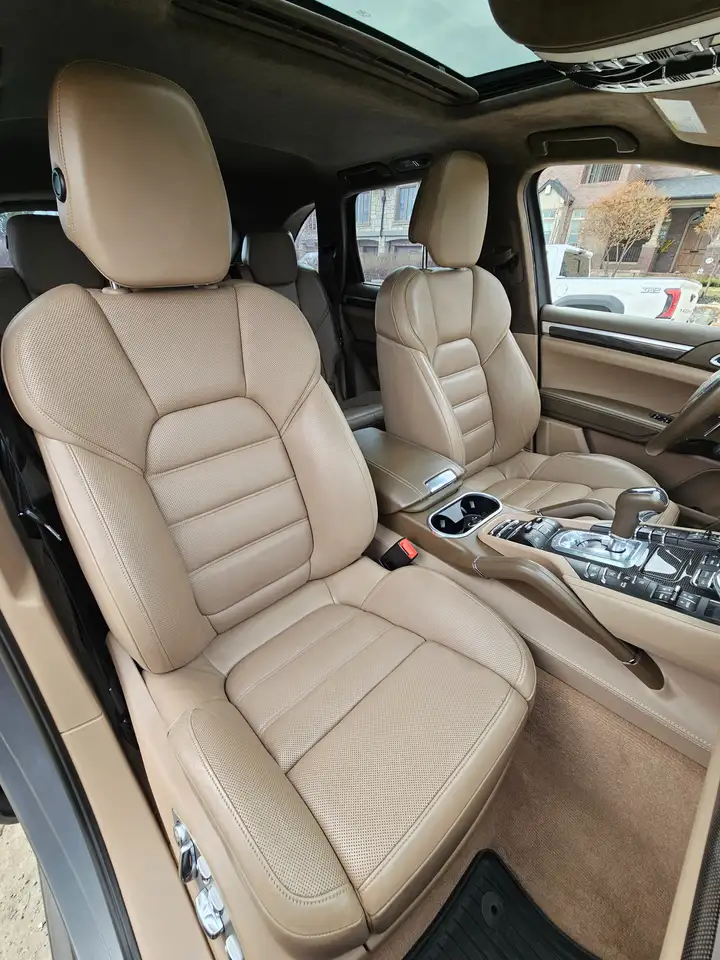 Porsche Cayenne снимка Porsche Cayenne