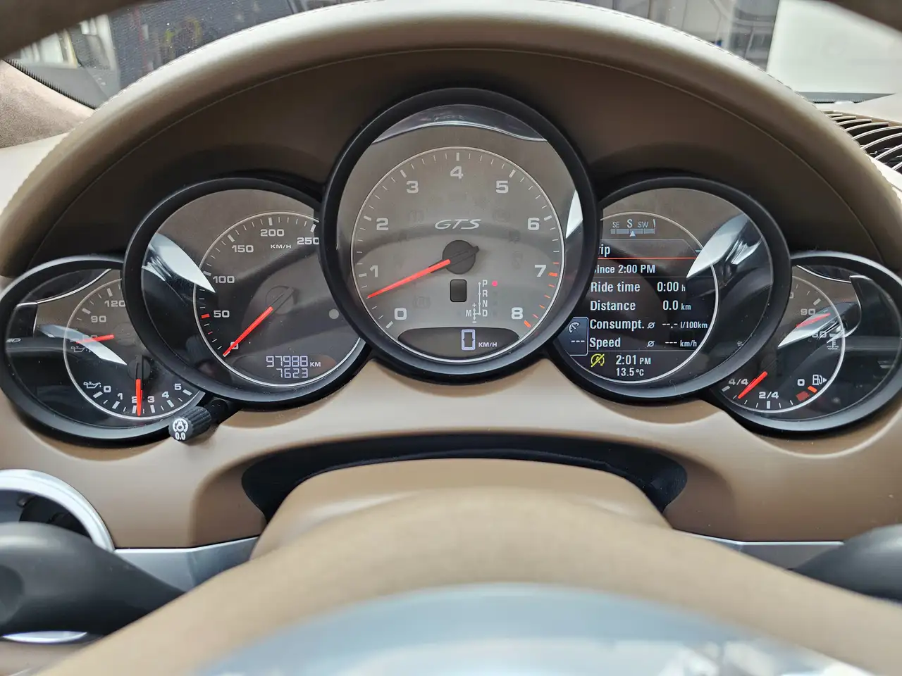 Porsche Cayenne снимка Porsche Cayenne