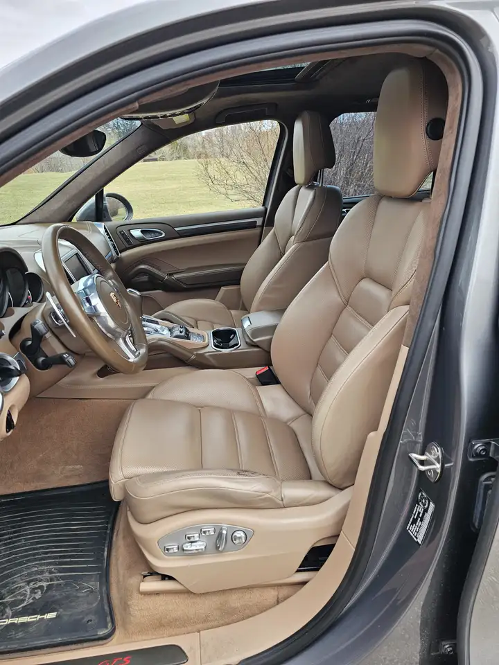 Porsche Cayenne снимка Porsche Cayenne