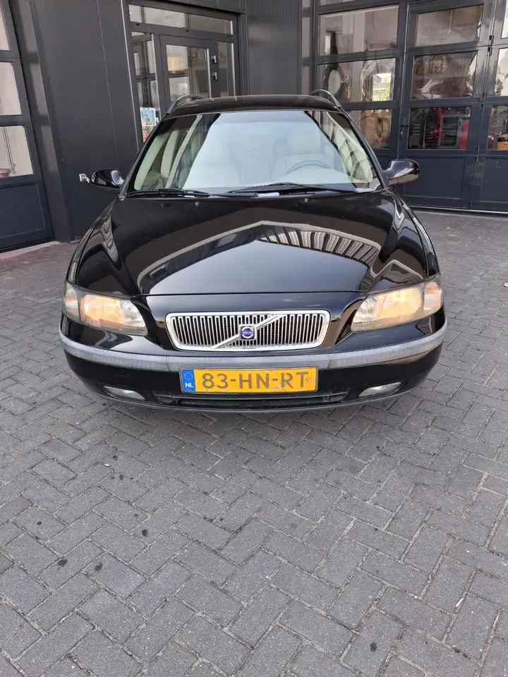Volvo V70 2.4 Comfort Line, foto 2