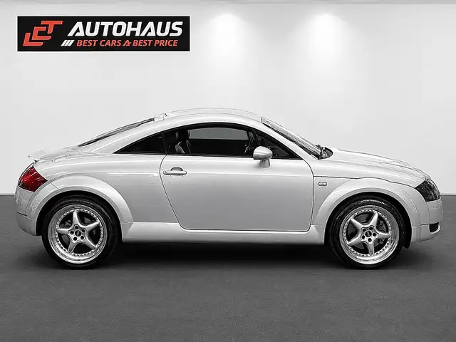 Audi TT view 5