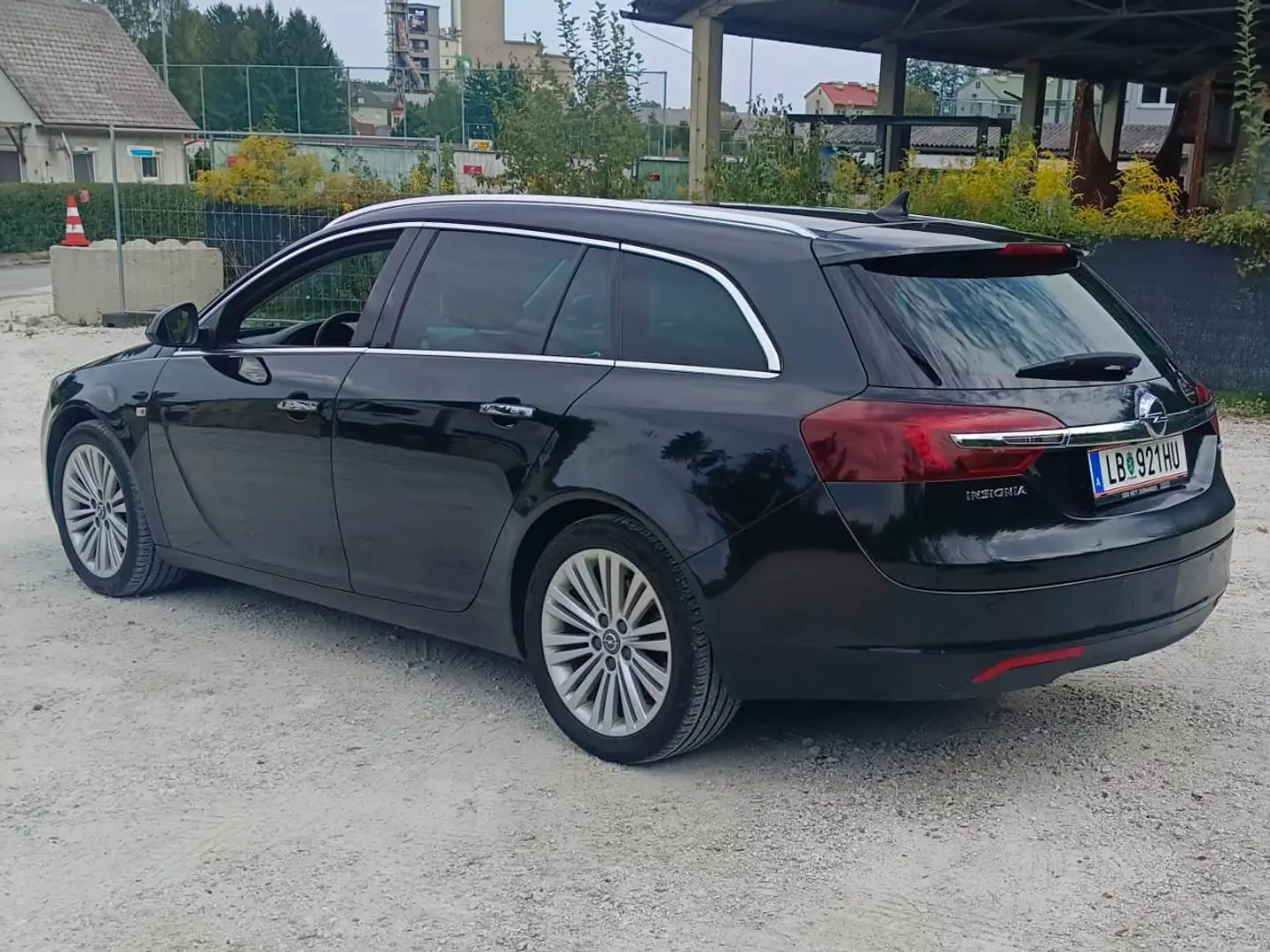 Opel Insignia Insignia ST 2,0 CDTI eco System Sport Schwarz - 2