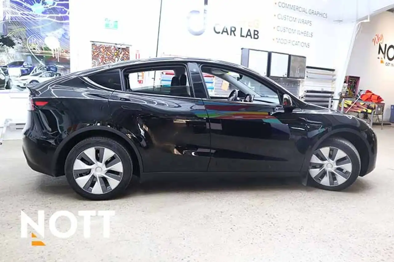 Tesla Model Y снимка Tesla Model Y