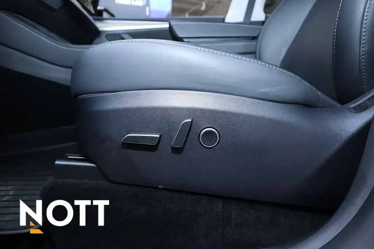 Tesla Model Y снимка Tesla Model Y