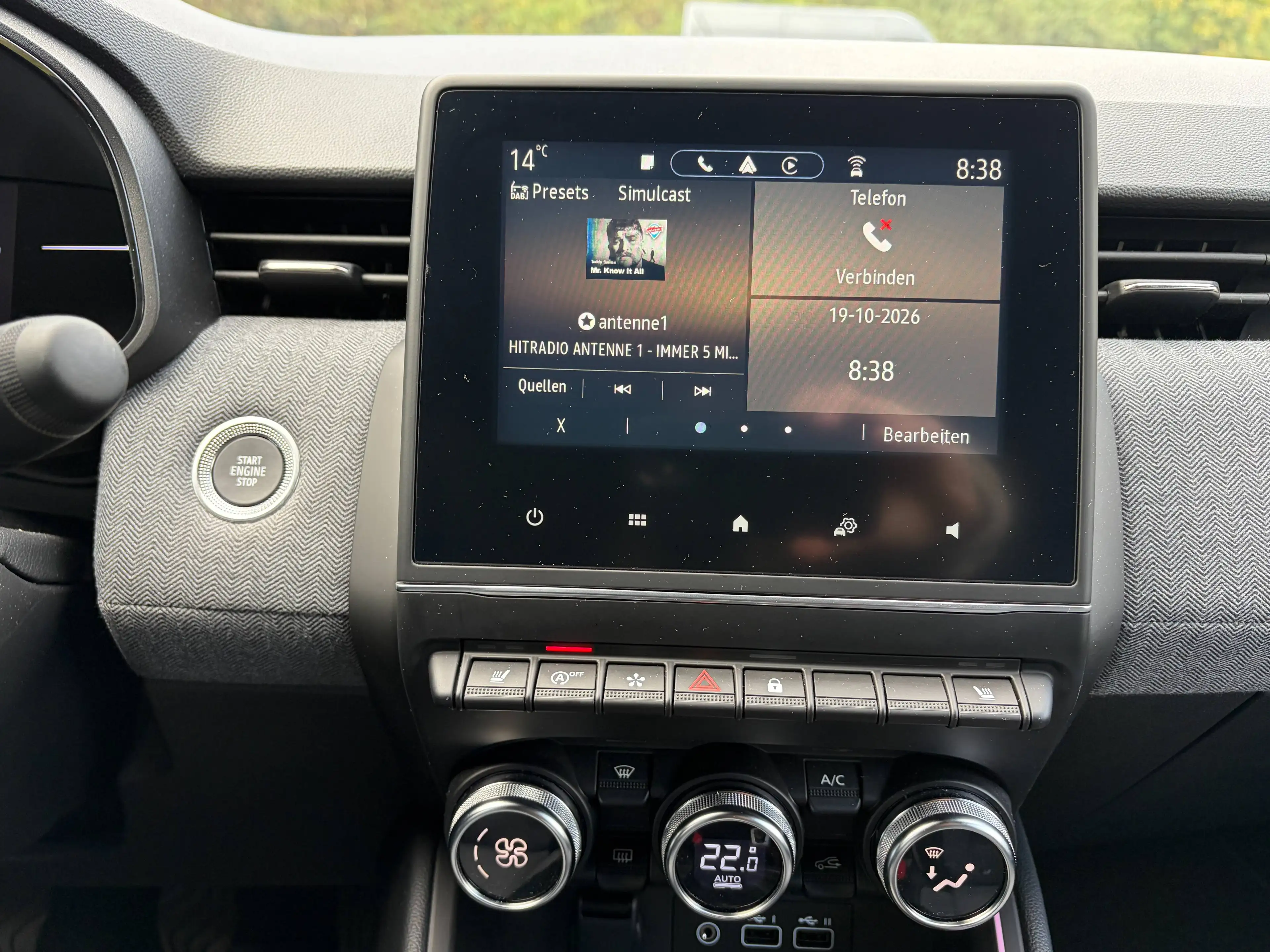 Renault Clio Techno — photo 21