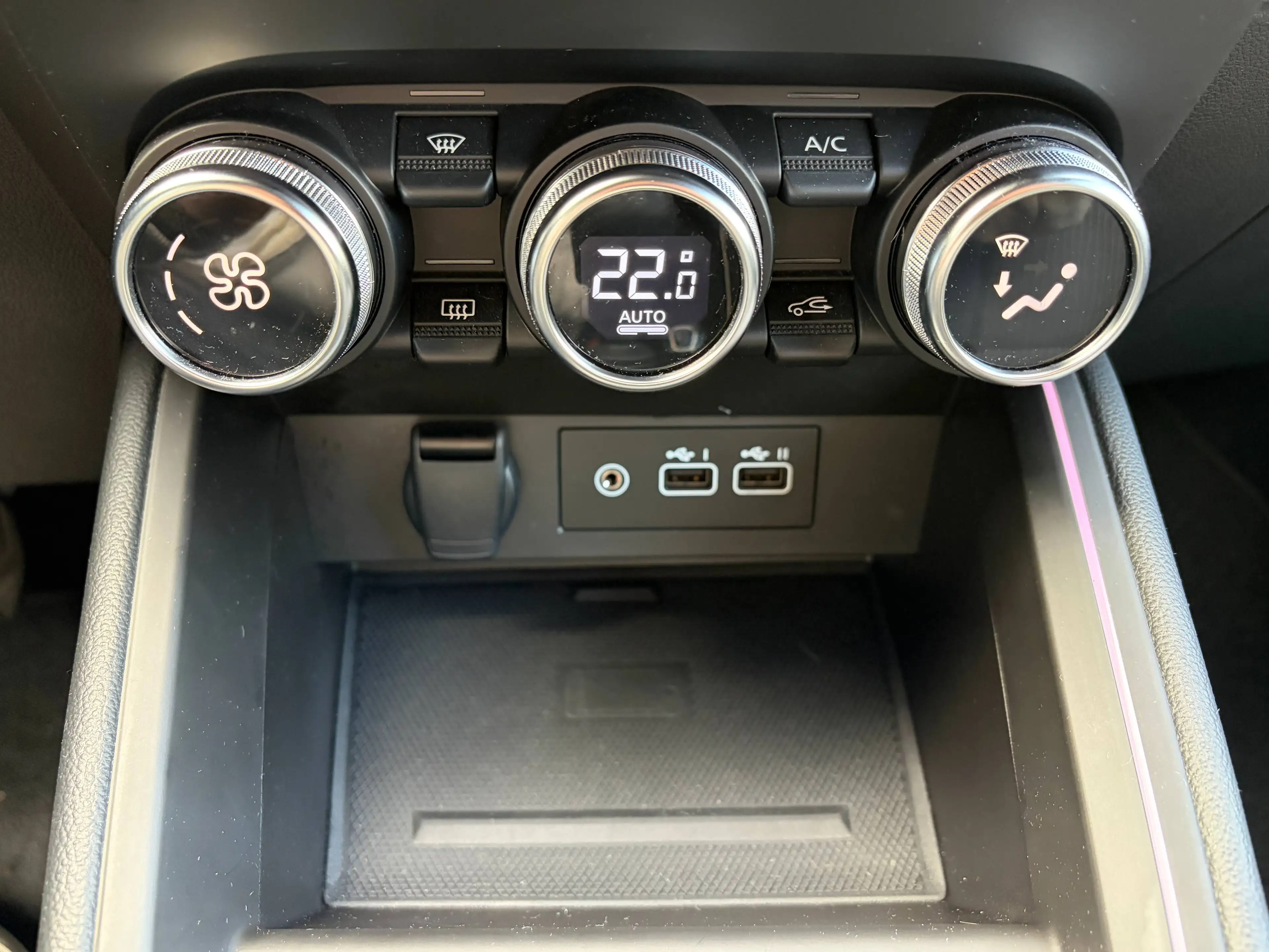 Renault Clio Techno — photo 25