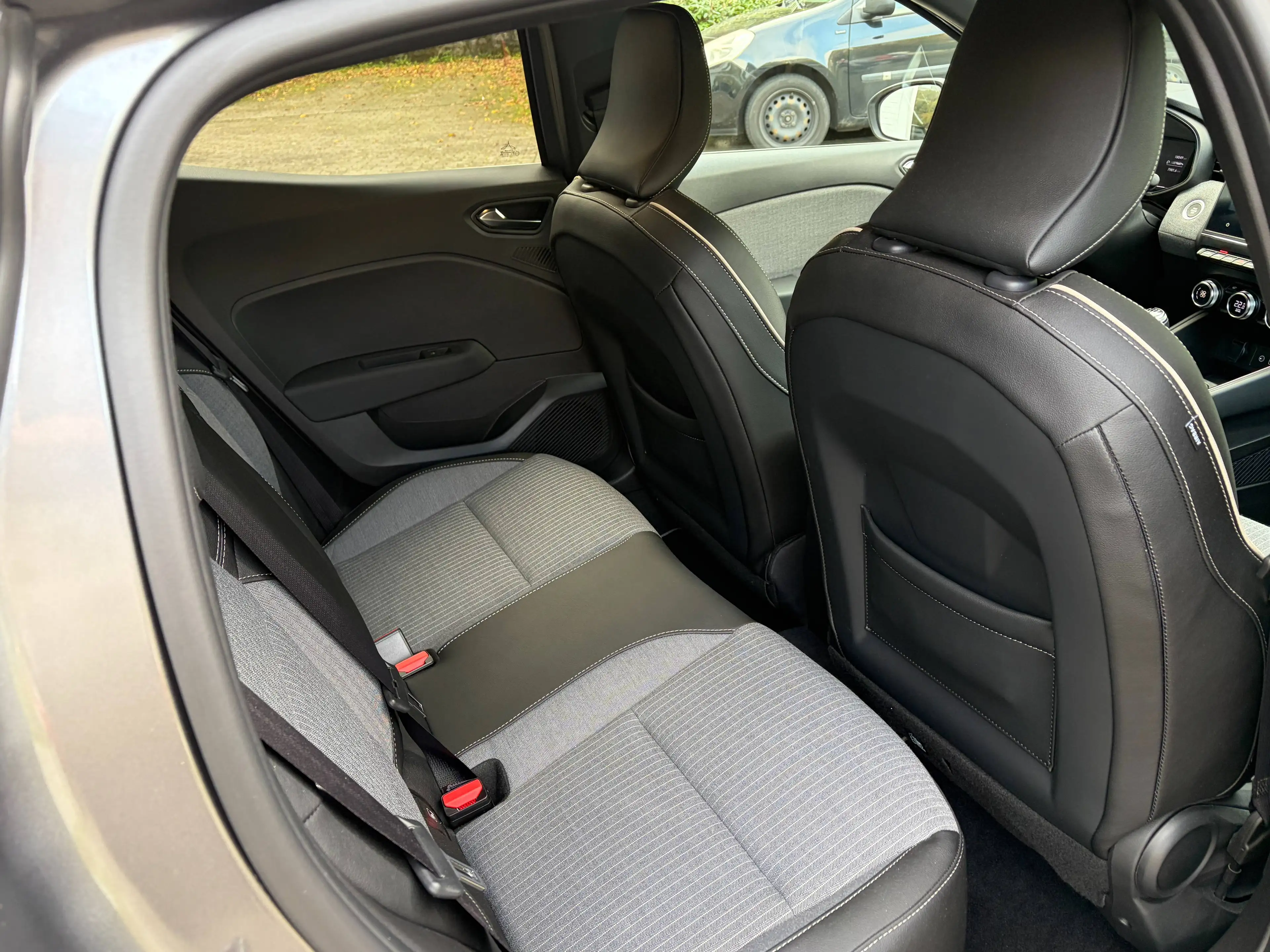 Renault Clio Techno — photo 15