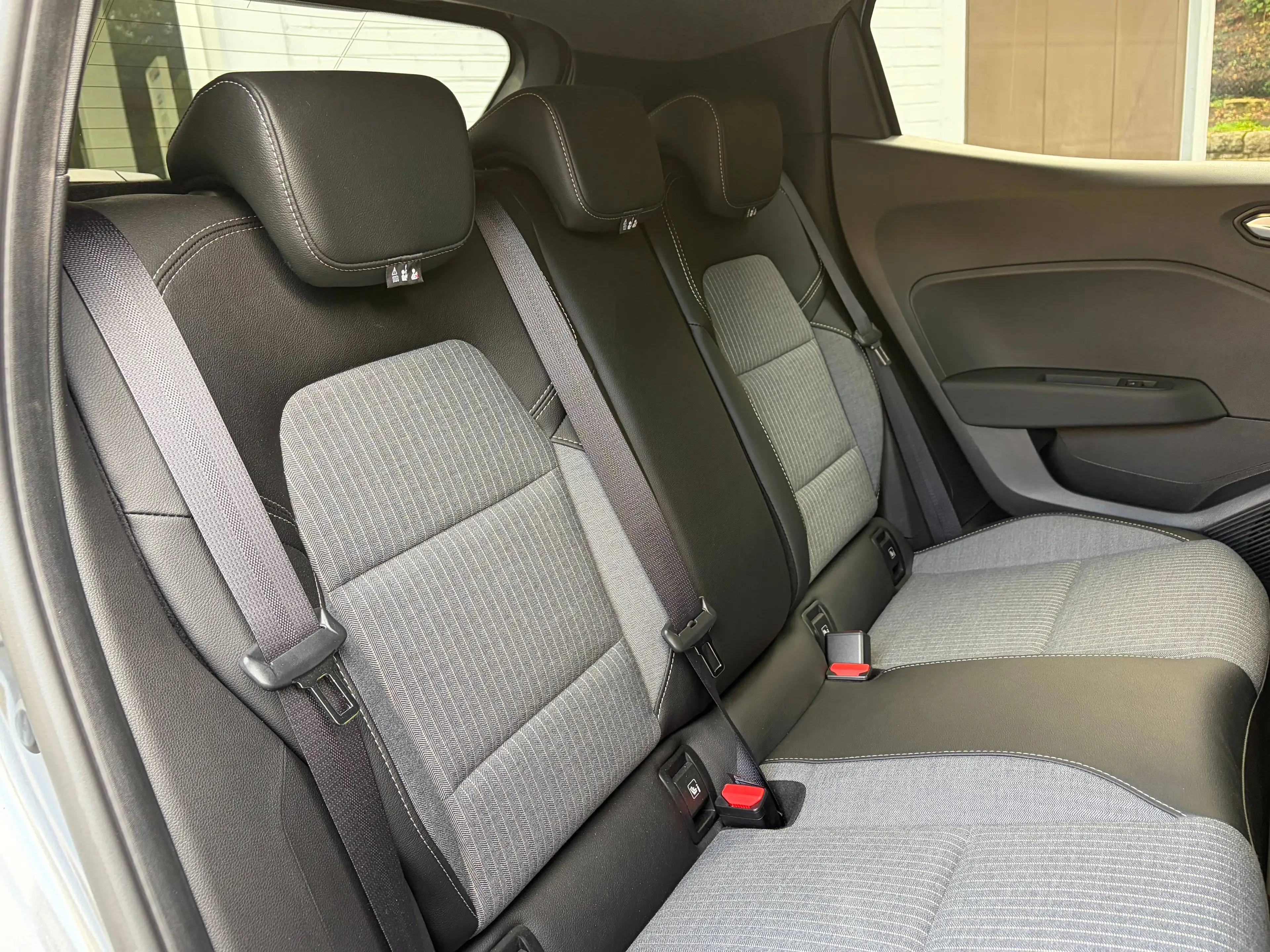 Renault Clio Techno — photo 16