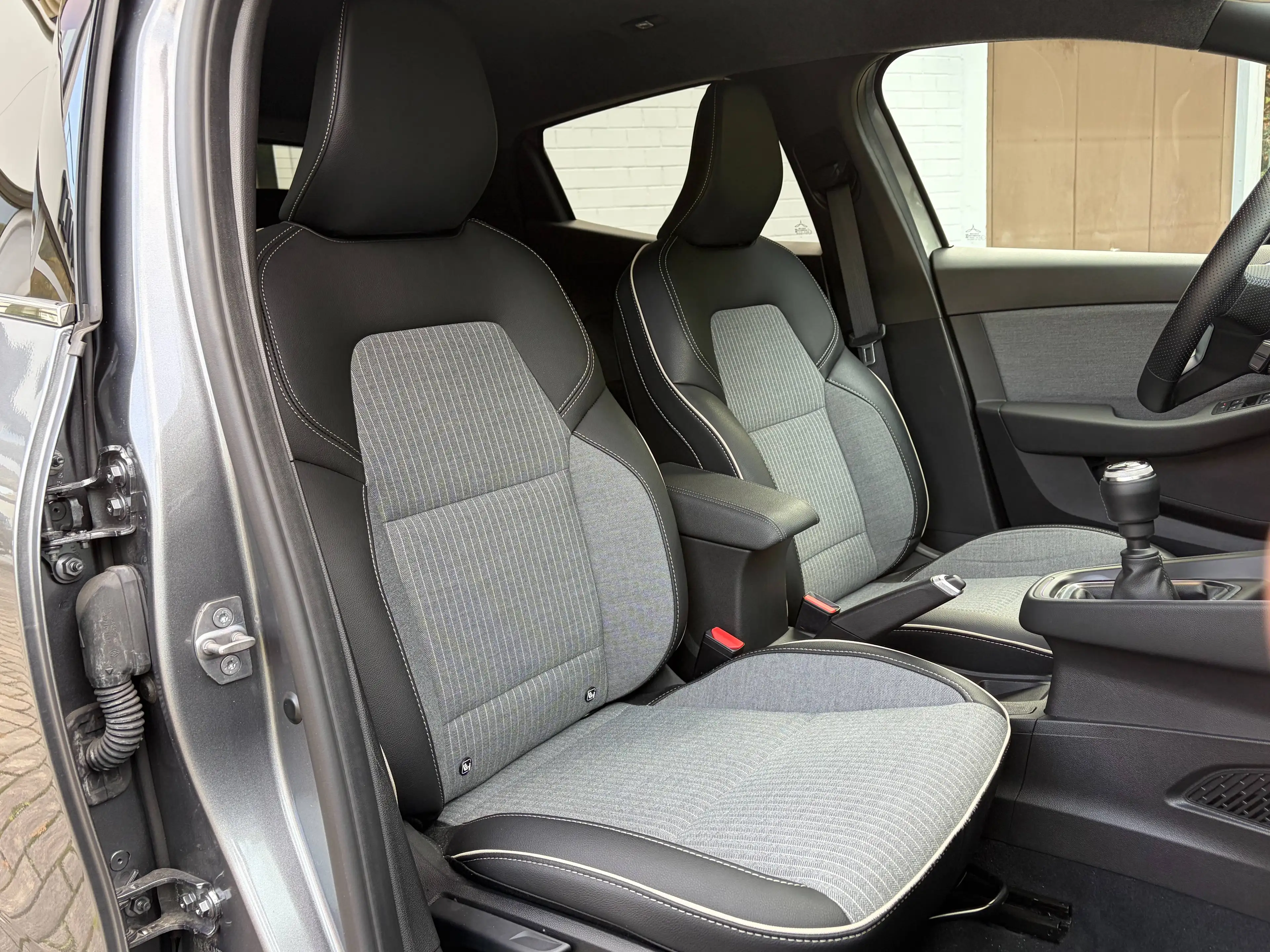Renault Clio Techno — photo 18