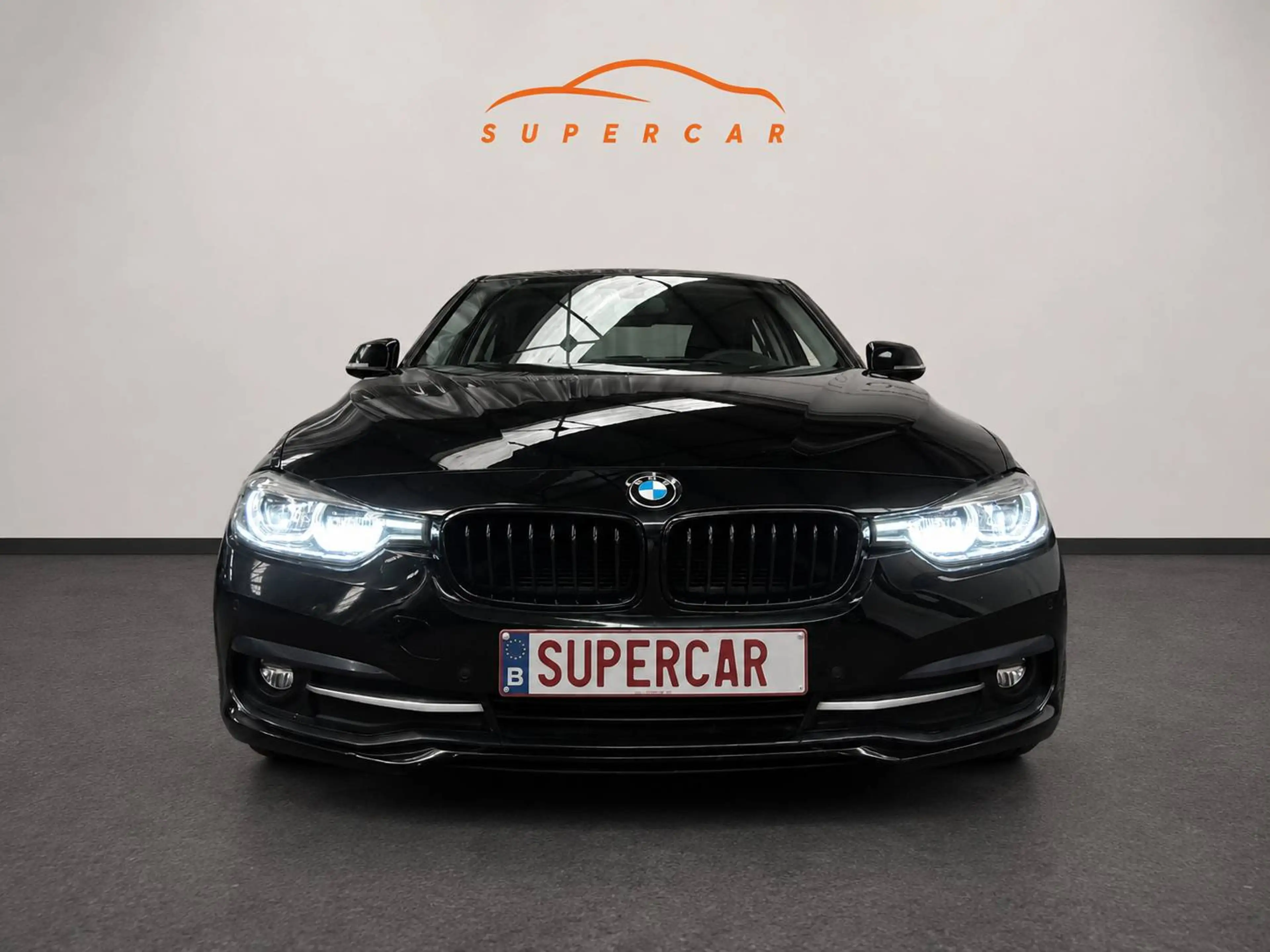 BMW 318 318i Pack M / AC/ Capt. AV/AR /BLTH / GPS / Cruise/270 € X 60 /Mois — photo 3