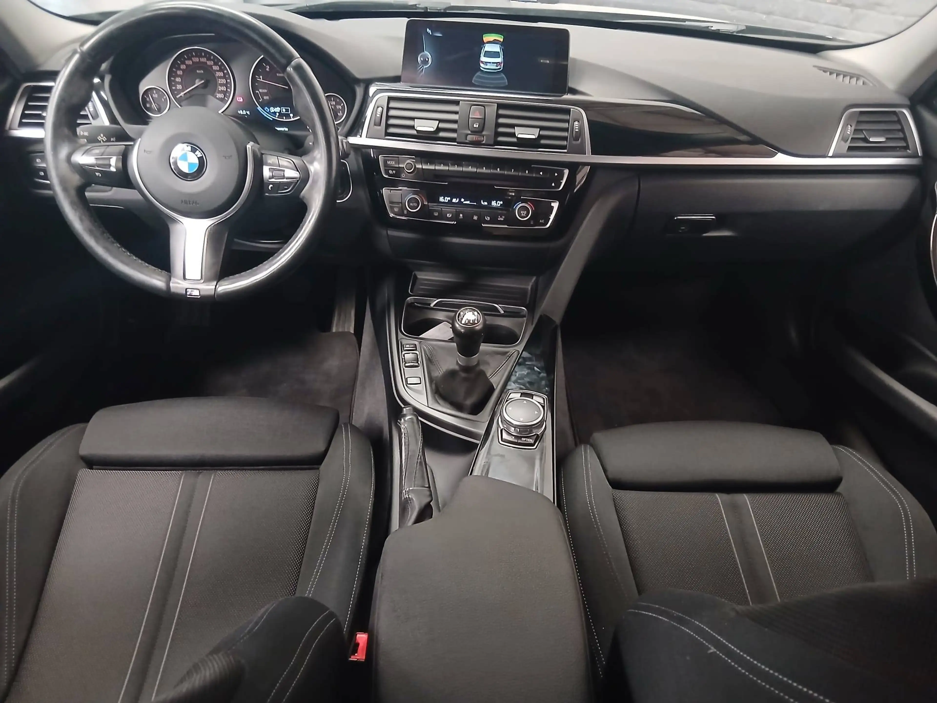BMW 318 318i Pack M / AC/ Capt. AV/AR /BLTH / GPS / Cruise/270 € X 60 /Mois — photo 7