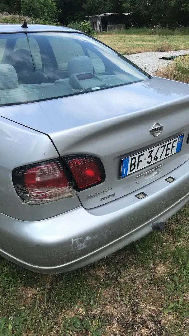 Nissan Primera 4p 1.8 16v Elegance Argento - 1