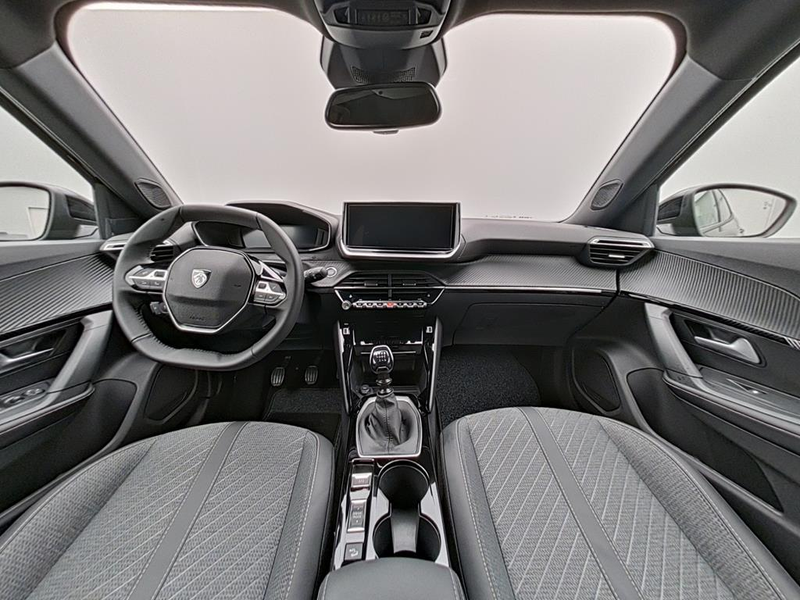 Peugeot 2008 ALLURE Benzin 100 — photo 11