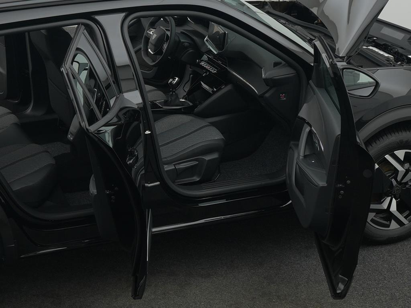 Peugeot 2008 ALLURE Benzin 100 — photo 12