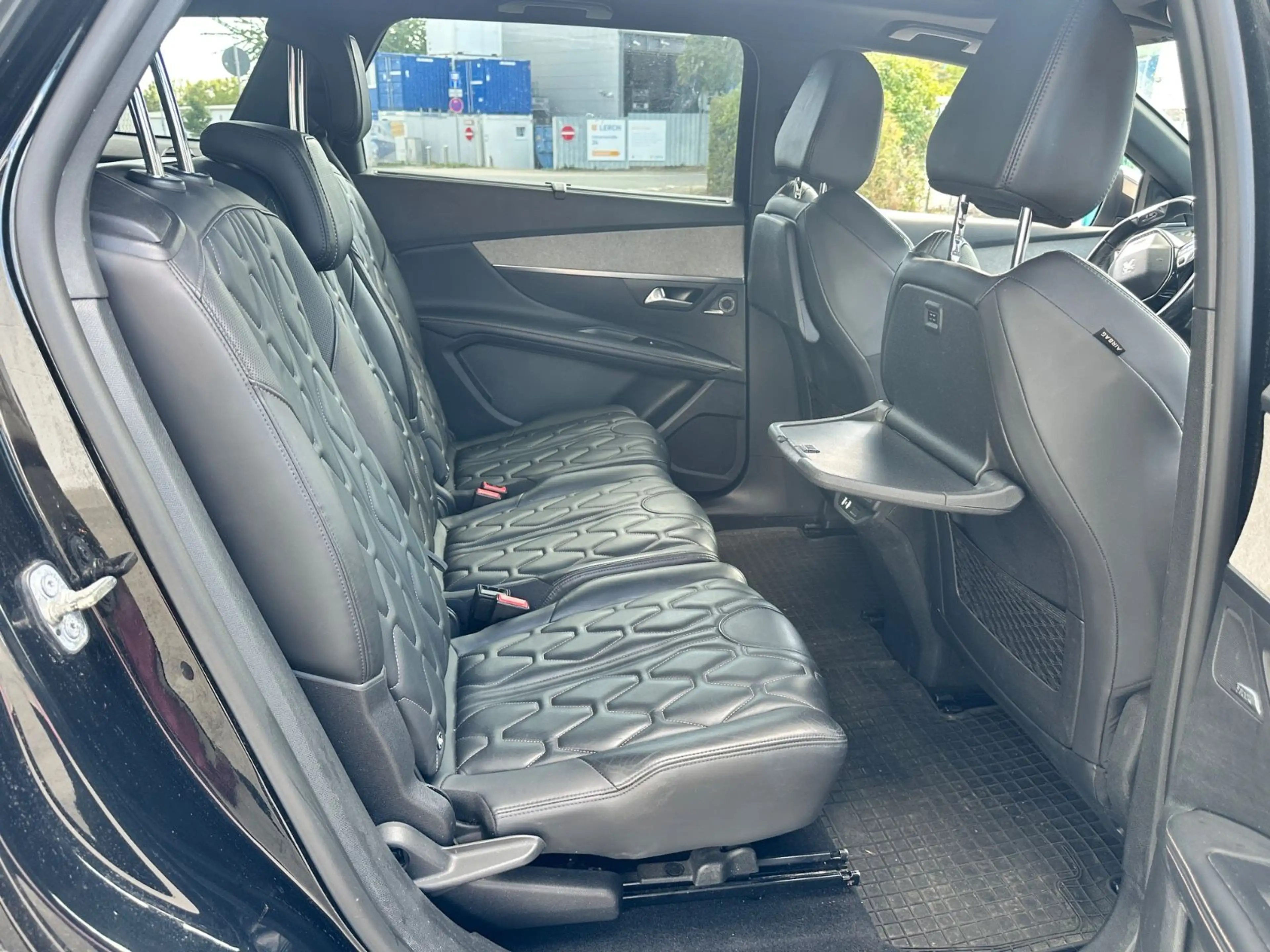 Peugeot 5008 GT Aut. * 7-Sitzer *Leder*Pano*LED*360°* — photo 8