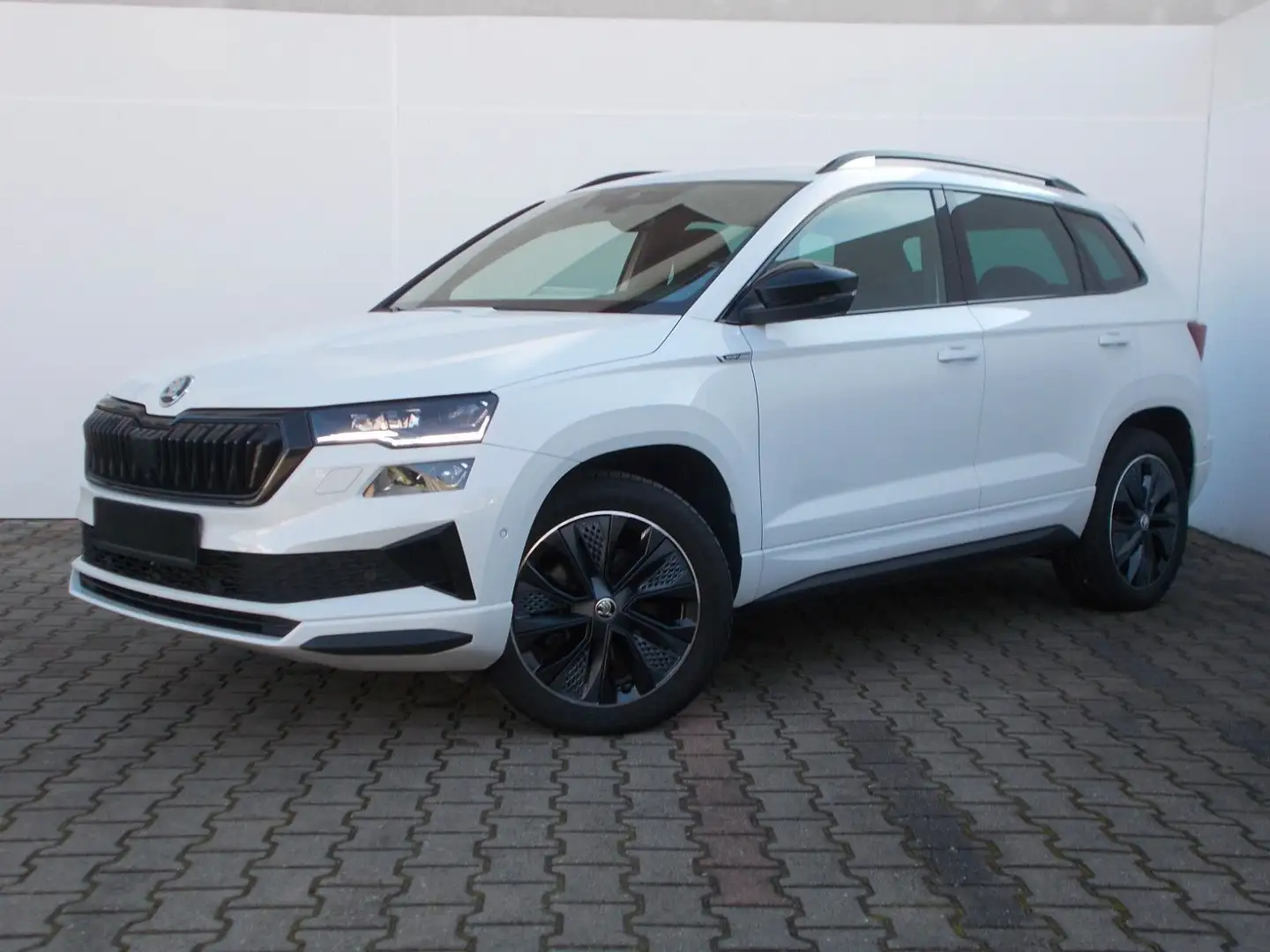 Skoda Karoq Sportline 2.0 TSI 4x4 ACC LED AHK !!! Weiß - 2