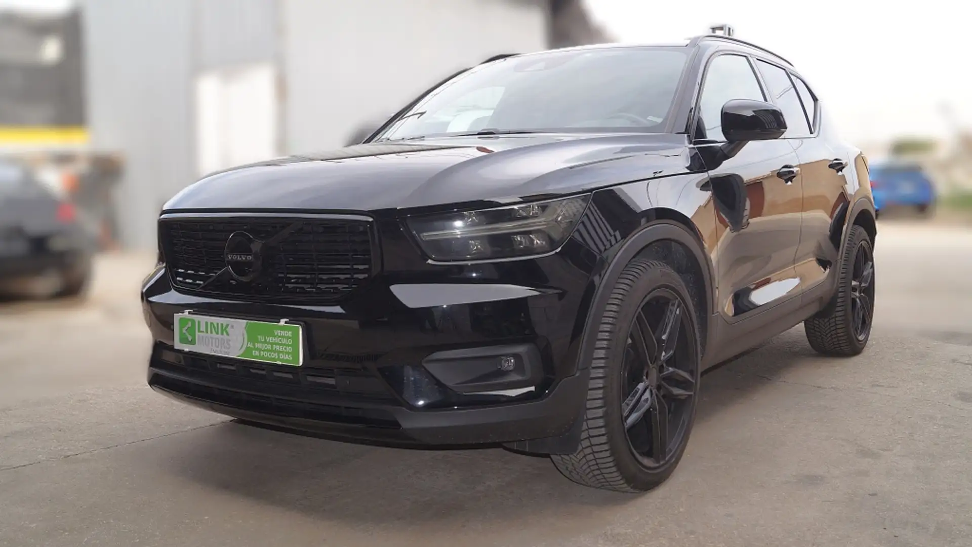 Volvo XC40 D4 Business Plus AWD Aut. Noir - 1