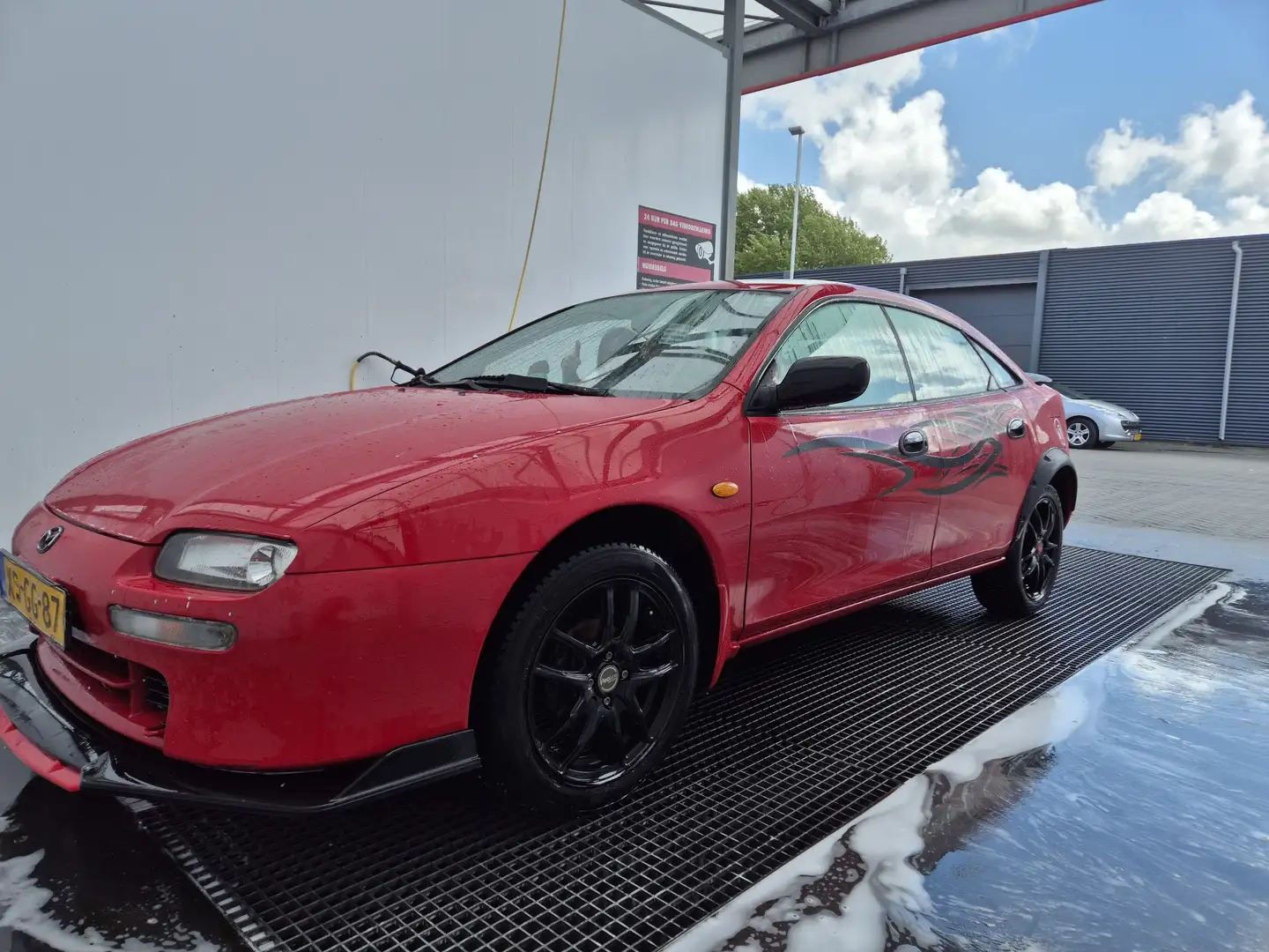 Mazda 323 F 1.5 Exclusive - 1