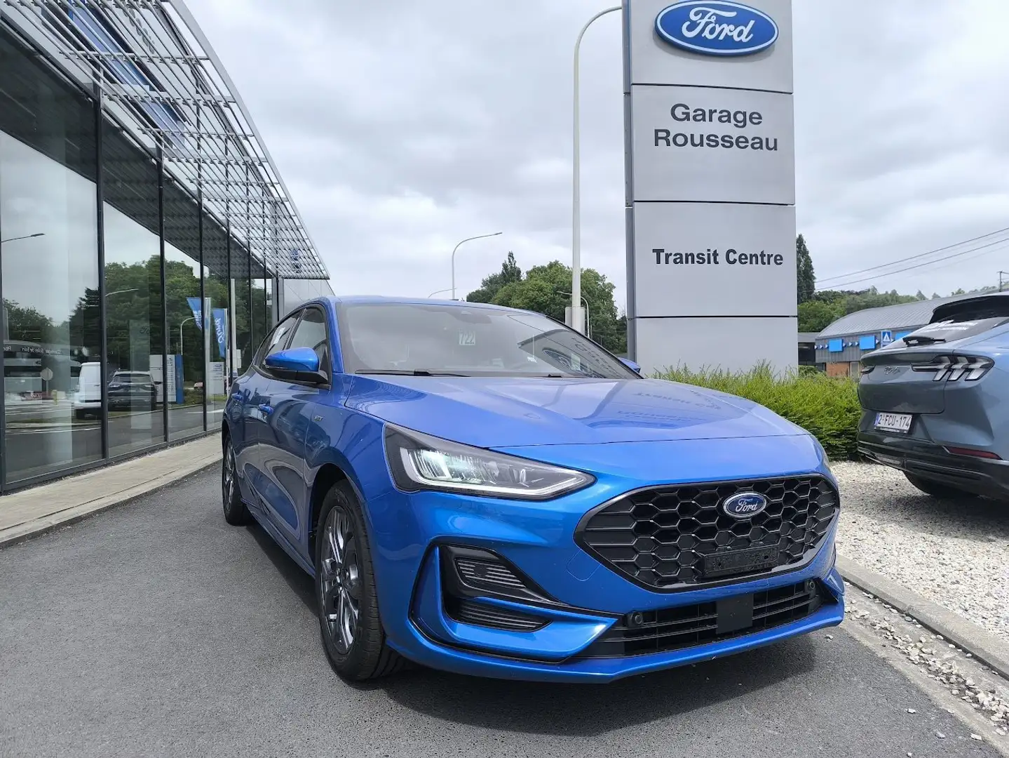 Ford Focus St-line X - 1.0i mHev 125cv - Immatriculé avec 0km Bleu - 1