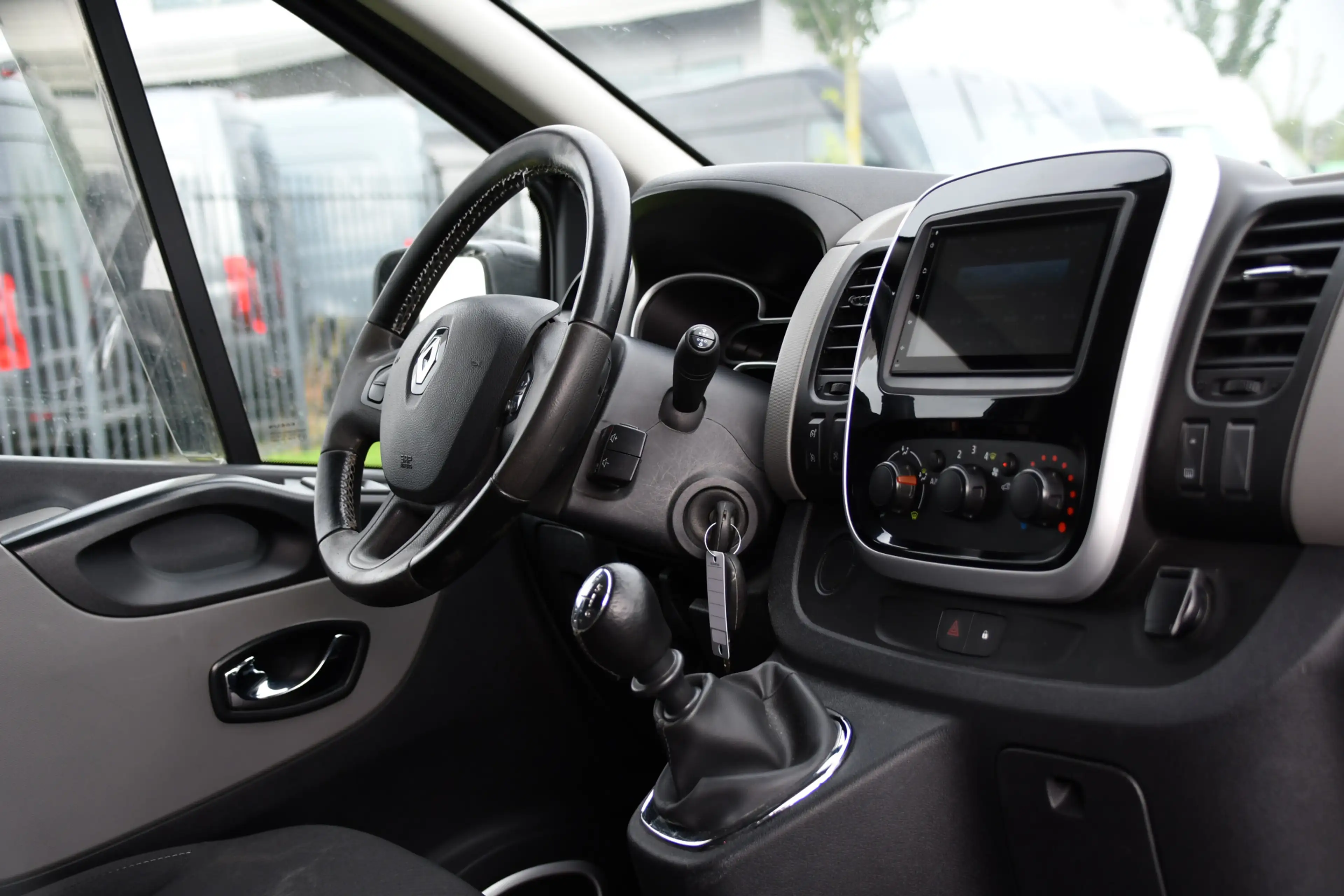 Renault Trafic 1.6 dCi T29 L2H1 Luxe Black Edition Camera, Cruise — photo 26