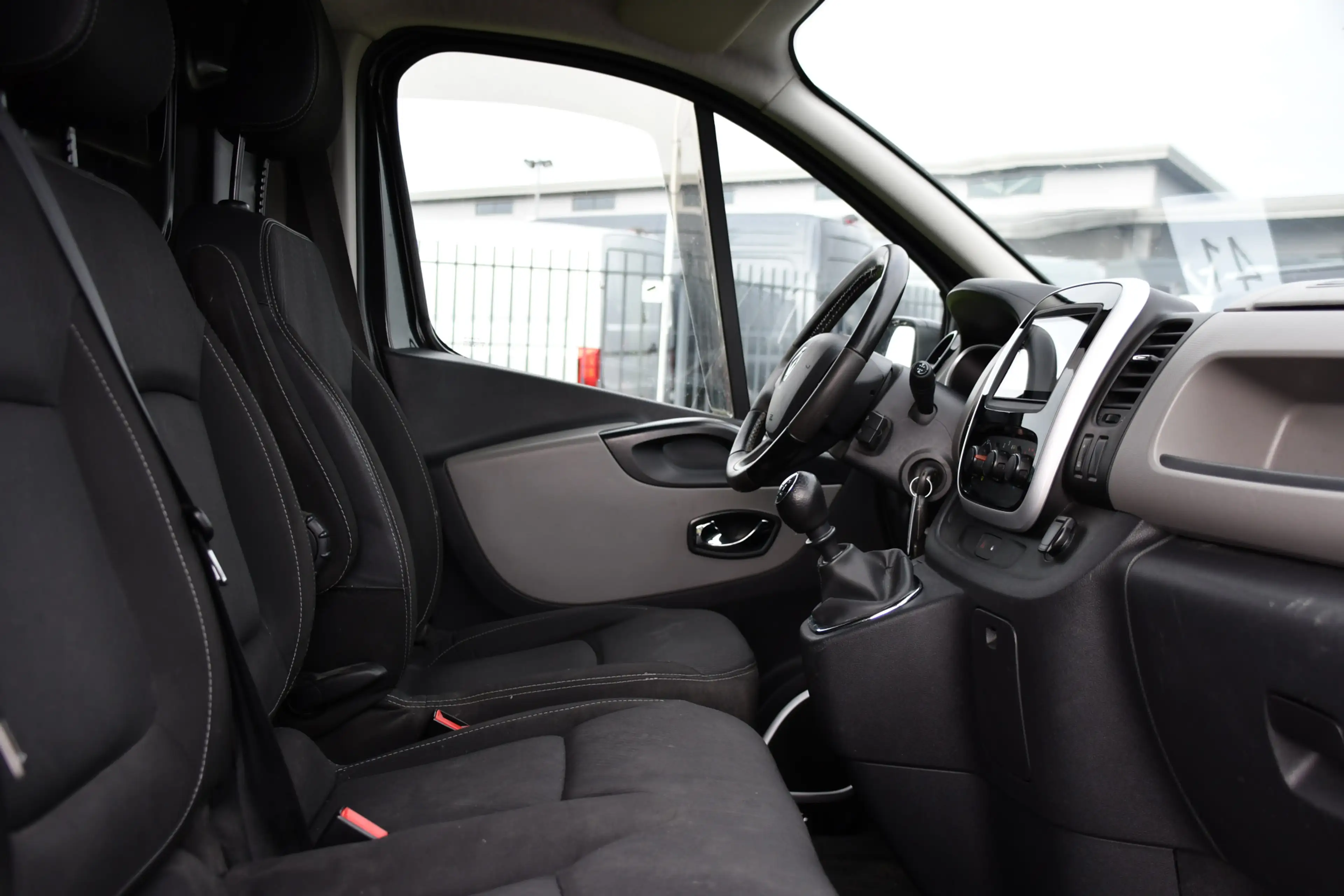 Renault Trafic 1.6 dCi T29 L2H1 Luxe Black Edition Camera, Cruise — photo 23