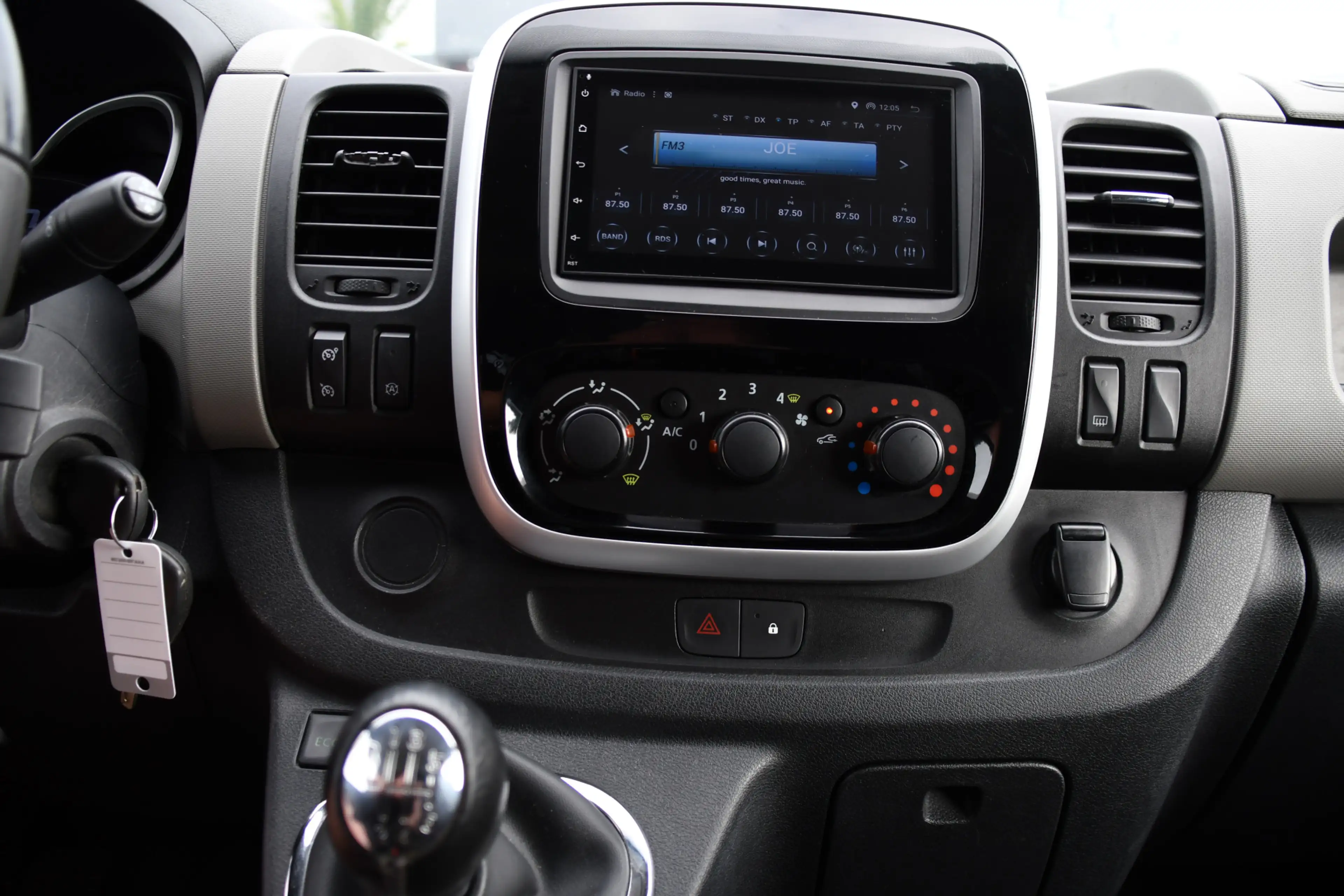 Renault Trafic 1.6 dCi T29 L2H1 Luxe Black Edition Camera, Cruise — photo 19