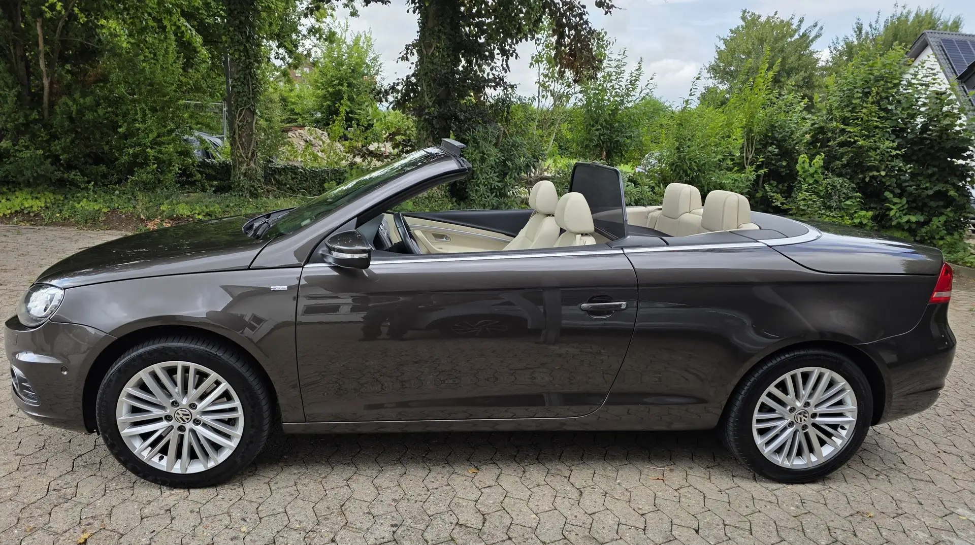 Volkswagen Eos Eos 2.0 TDI DPF BlueMotion Technology Brun - 2