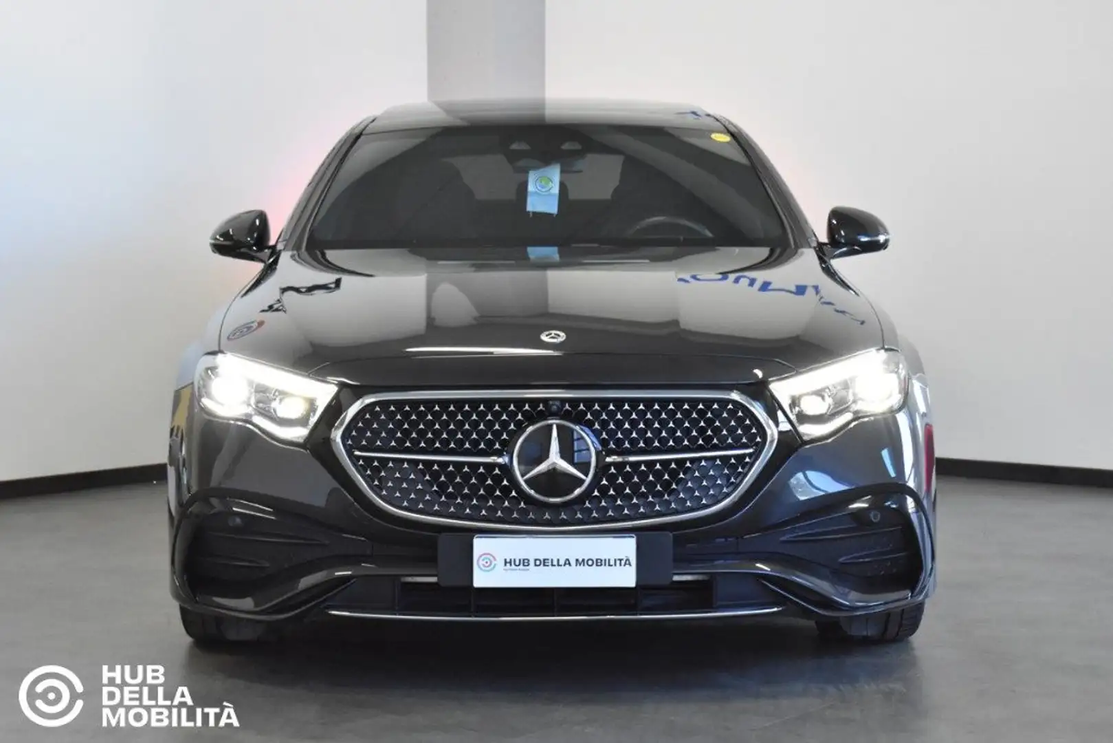 Mercedes-Benz E 220 d Mild hybrid AMG Line Advanced Plus Šedá - 1