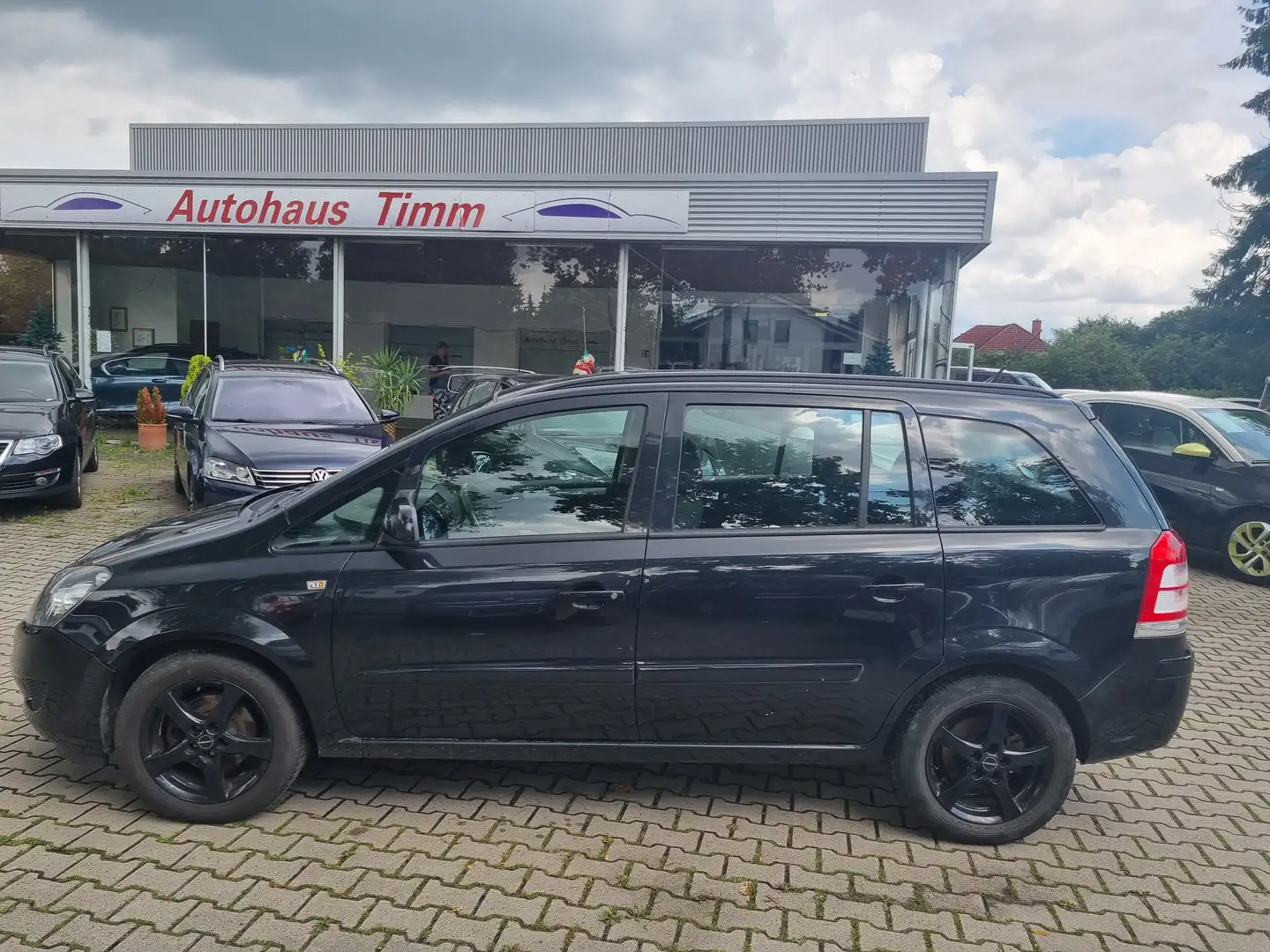 Opel Zafira 1.6 ecoFLEX Family aus 1HD. Negro - 2