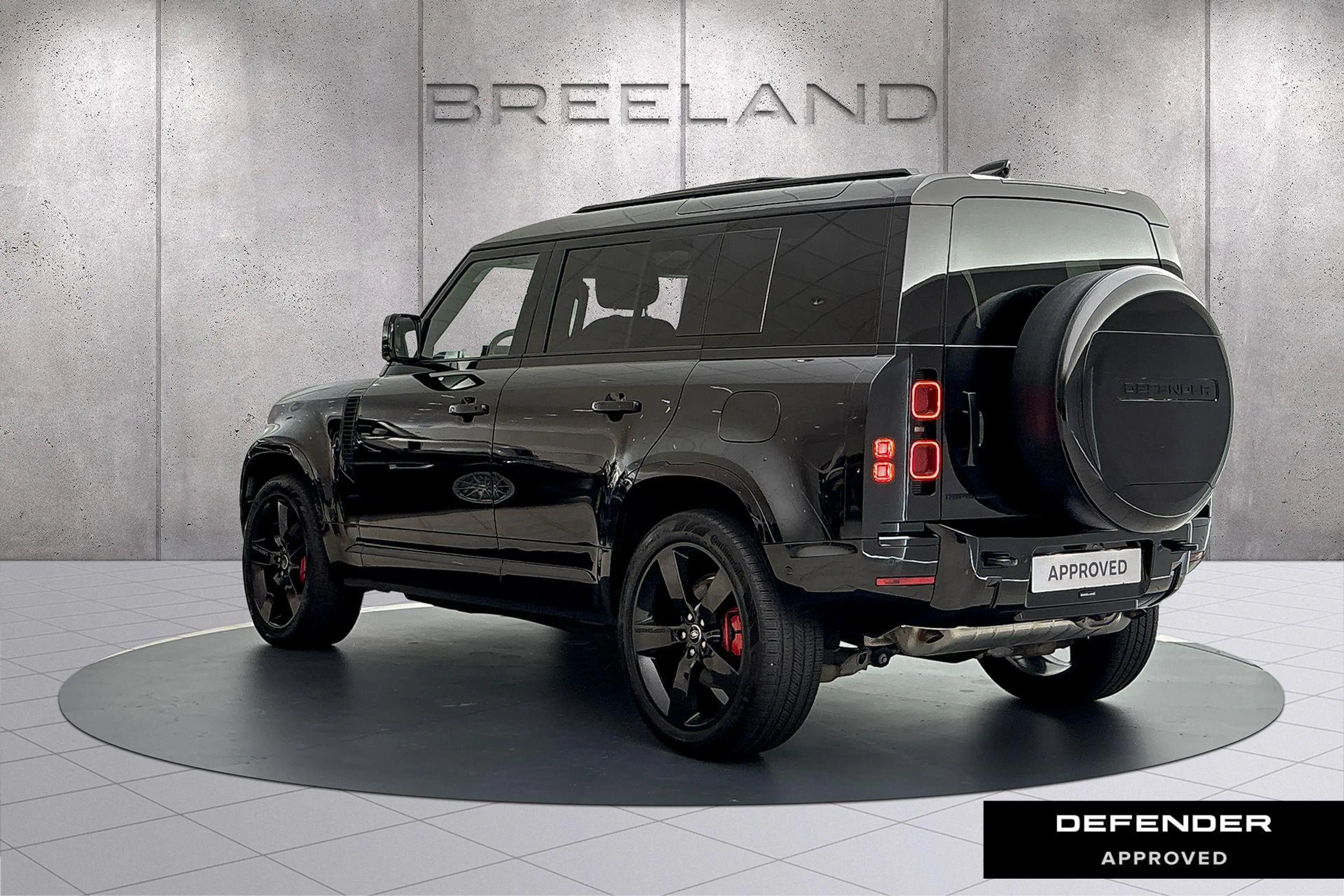 Land Rover Defender 110 P300e X-Dynamic HSE | Panoramadak | Towing Pac — photo 3