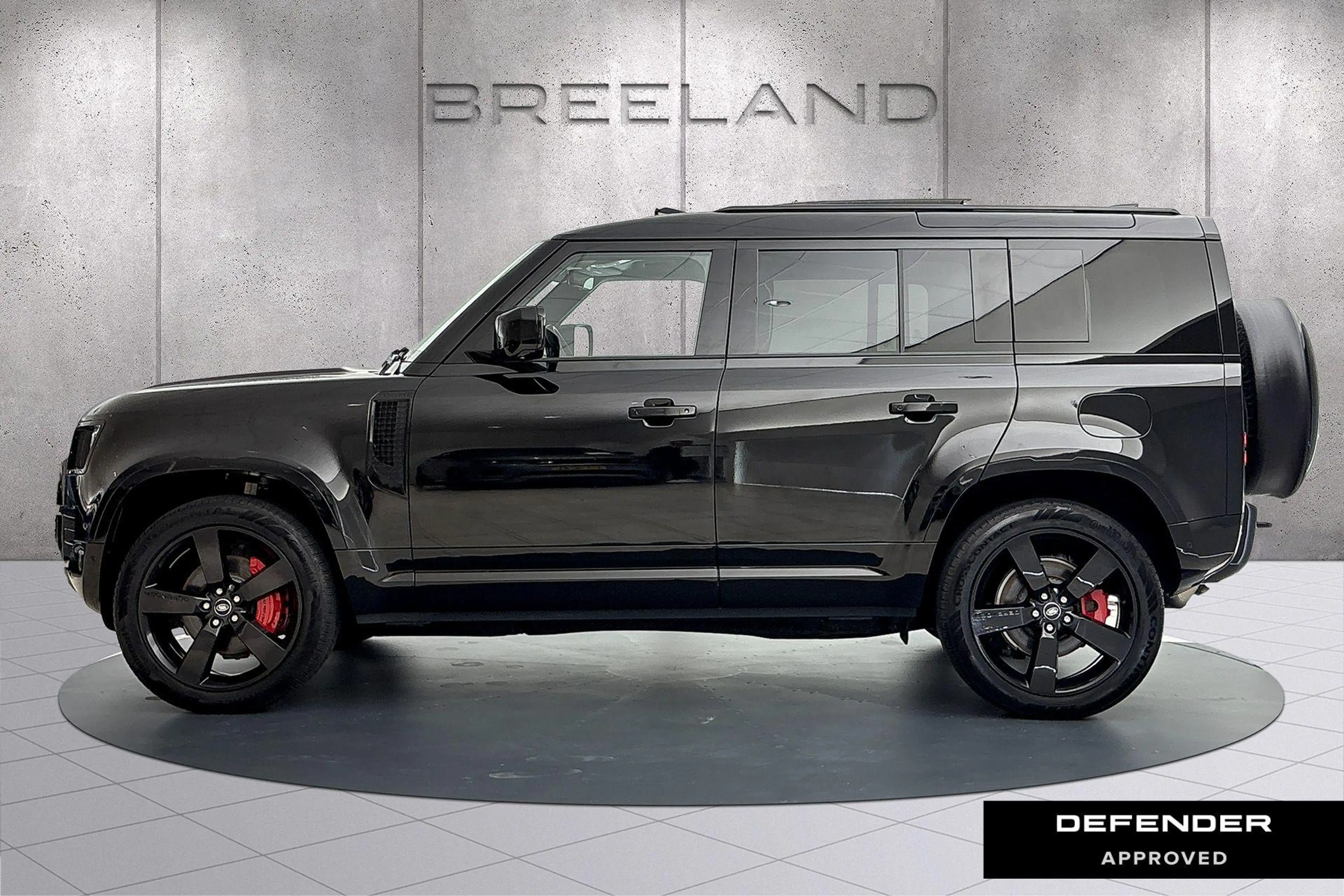 Land Rover Defender 110 P300e X-Dynamic HSE | Panoramadak | Towing Pac — photo 2