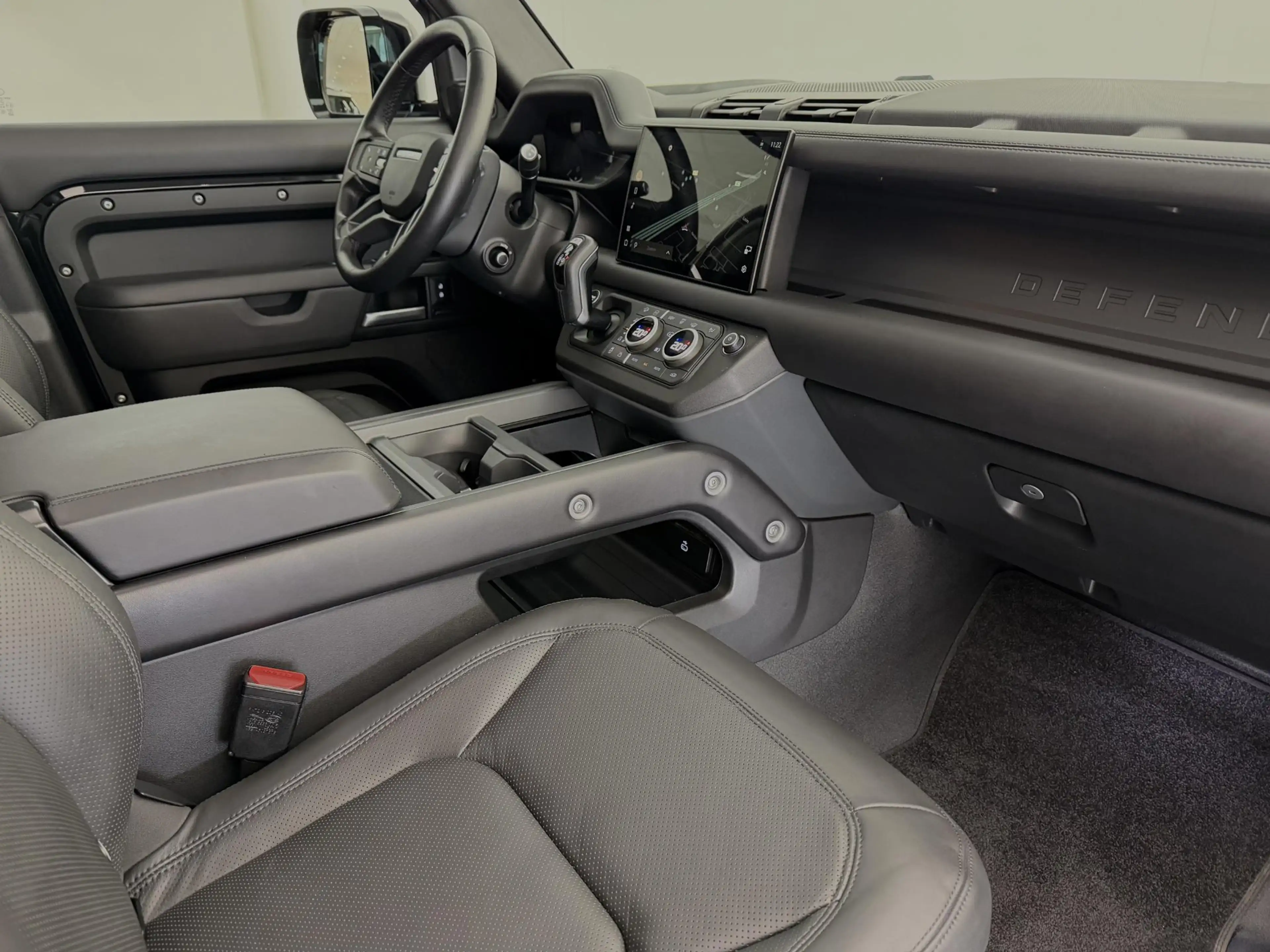 Land Rover Defender 110 P300e X-Dynamic HSE | Panoramadak | Towing Pac — photo 6