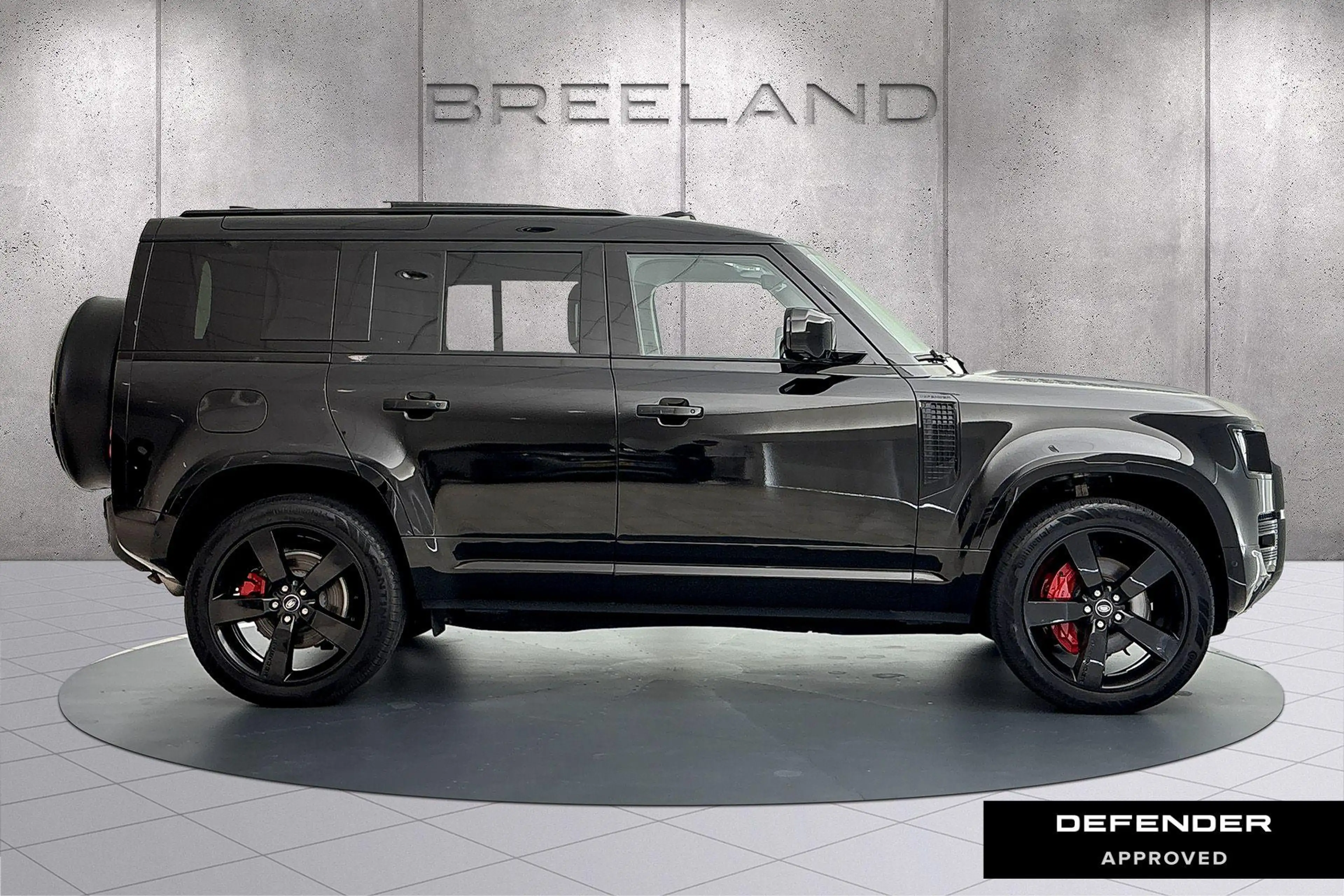 Land Rover Defender 110 P300e X-Dynamic HSE | Panoramadak | Towing Pac — photo 15
