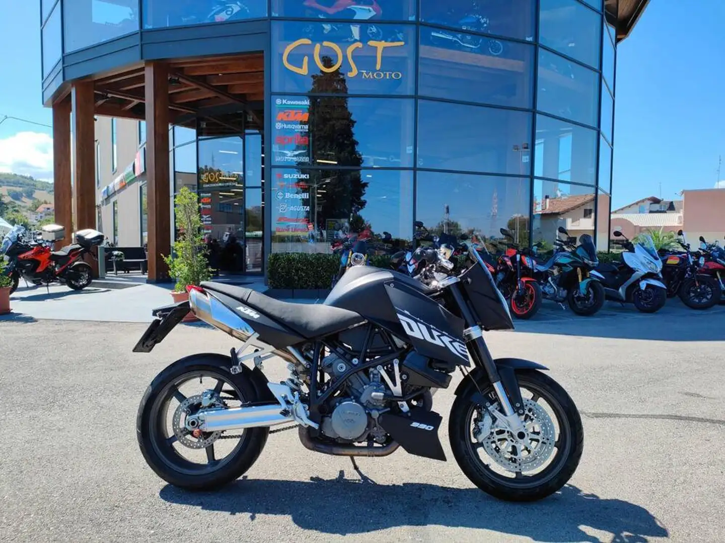 KTM 990 Super Duke - 1